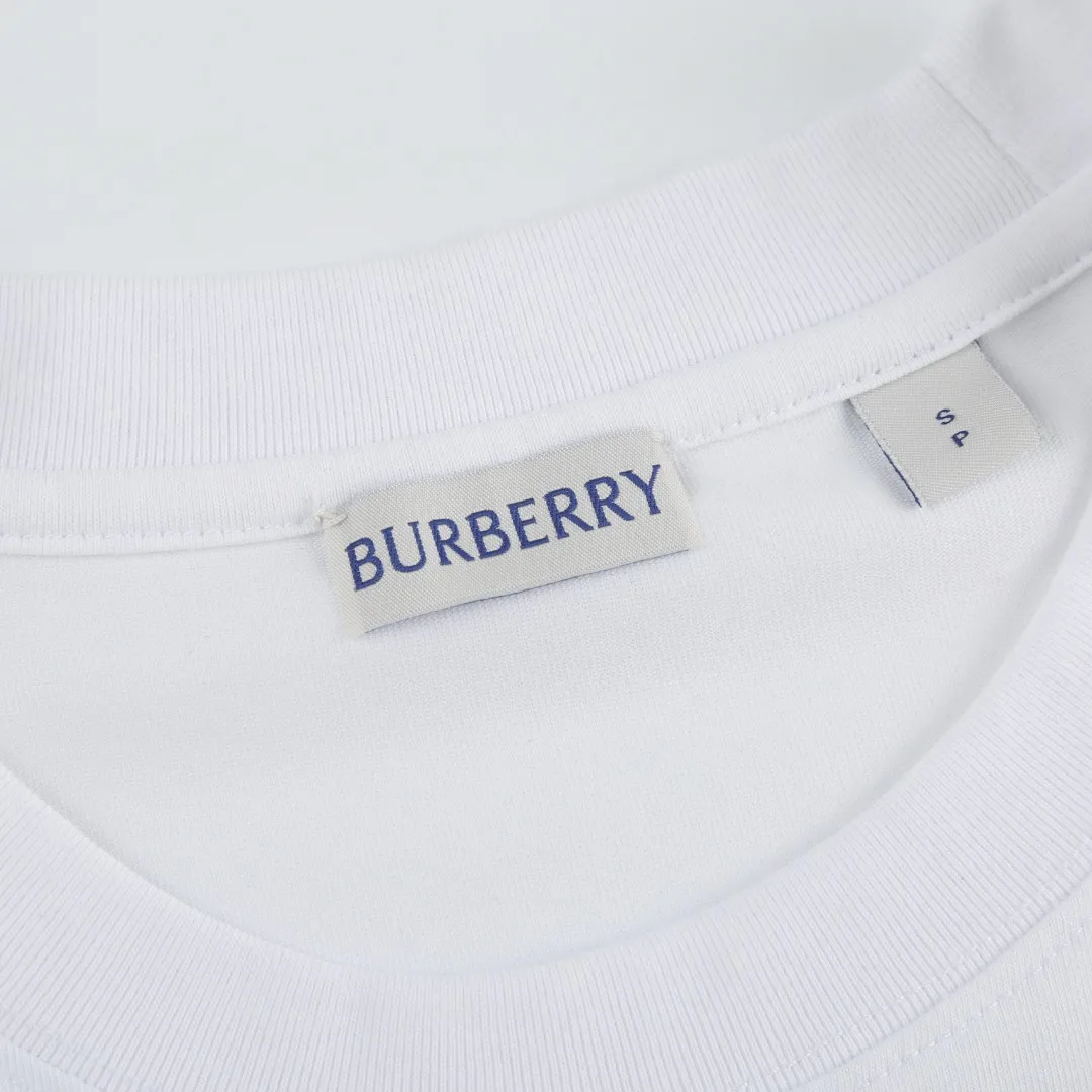 BURBERRY チェック柄のリボンが付いた白いTシャツ - 画像 (6)