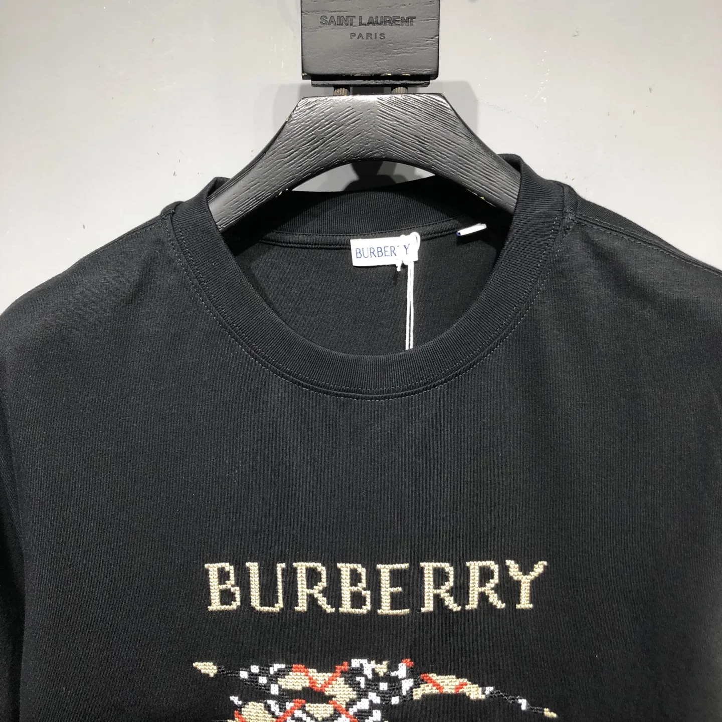 BURBERRY 黒 馬術クロスステッチTシャツ - 画像 (4)