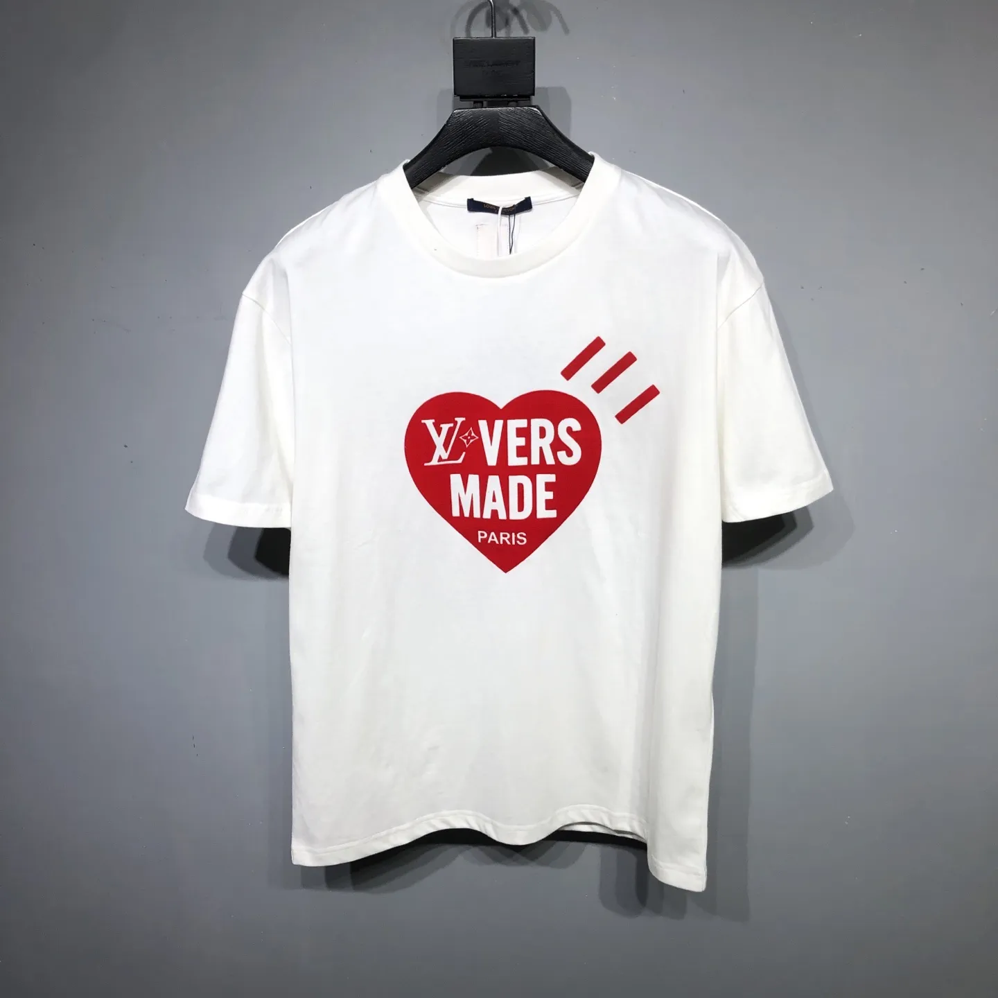 LOUIS VUITTON 白 Tシャツ ハートデザイン