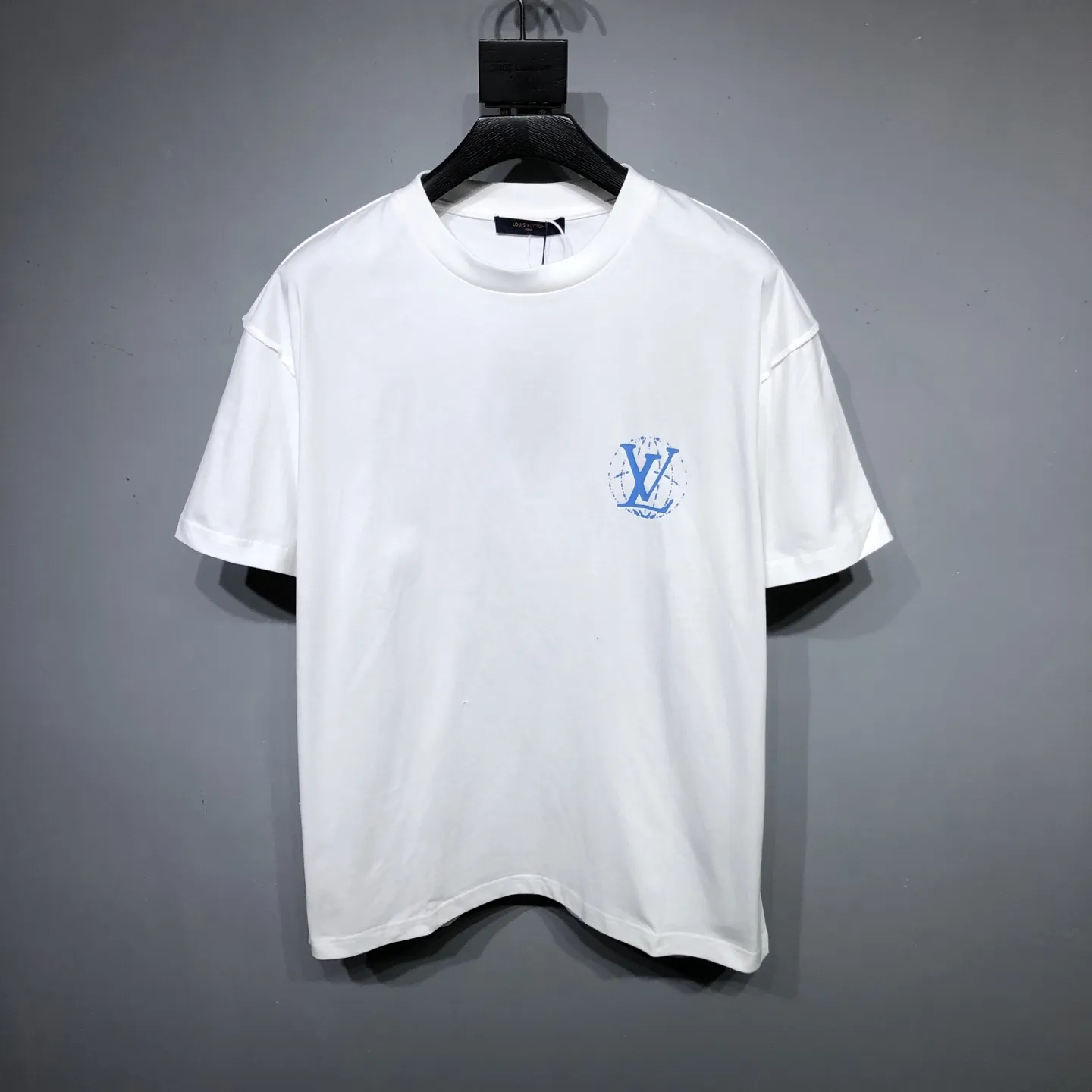 LOUIS VUITTON 白 Tシャツ フィ董デザイン