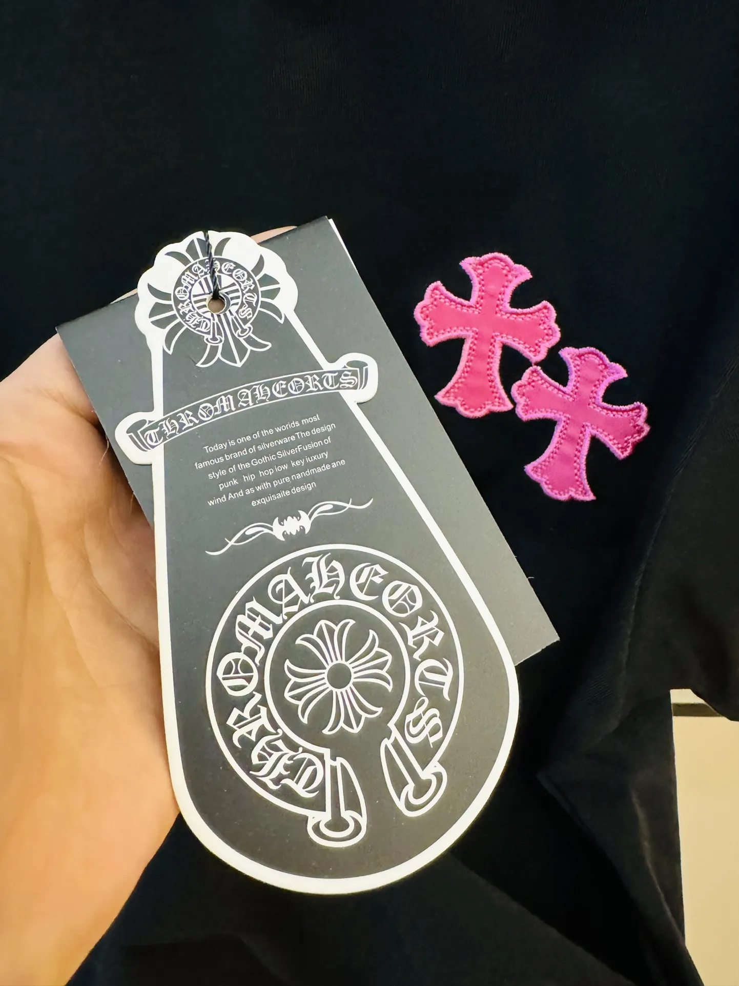 Chromehearts新作黒ピンククロス半袖Tシャツ - 画像 (6)