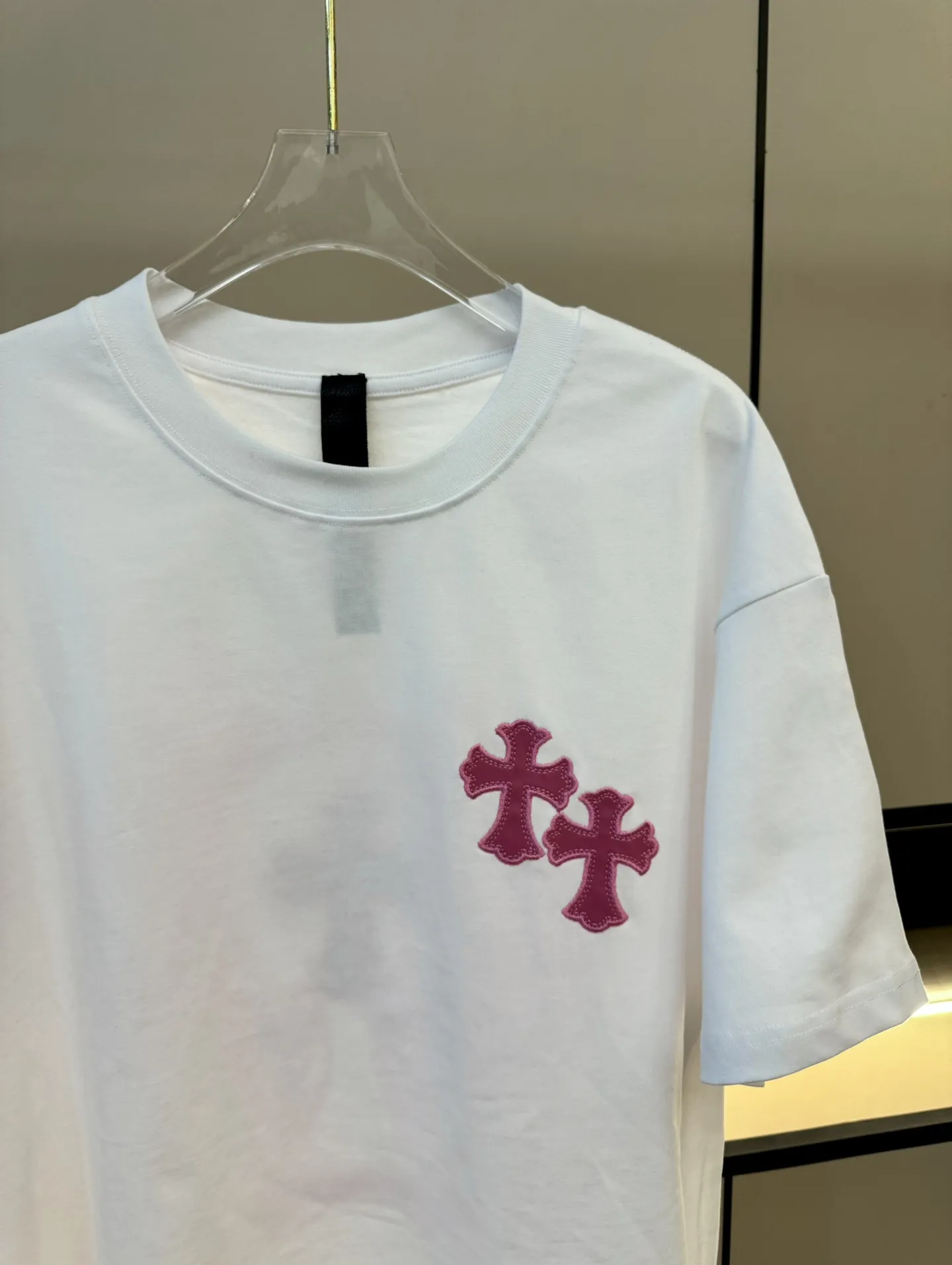 Chromehearts新作白クロスロゴ半袖Tシャツ - 画像 (4)