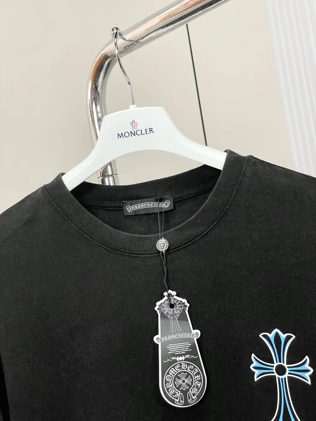 CHROME HEARTS 黒サンスクリットクロス半袖Tシャツ - 画像 (5)