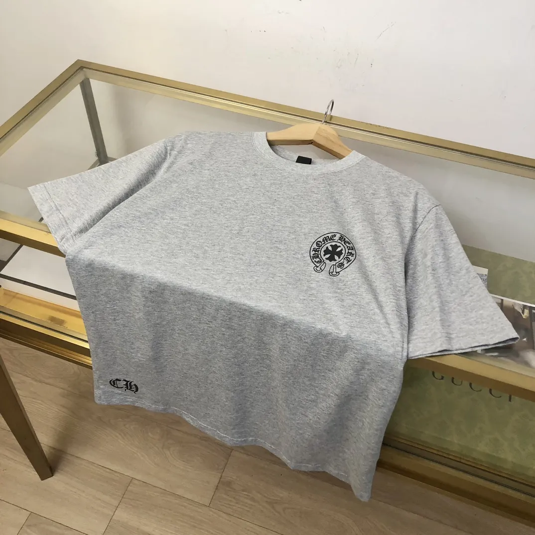 CHクロ Heart新作グレーサンスクリット半袖Tシャツ