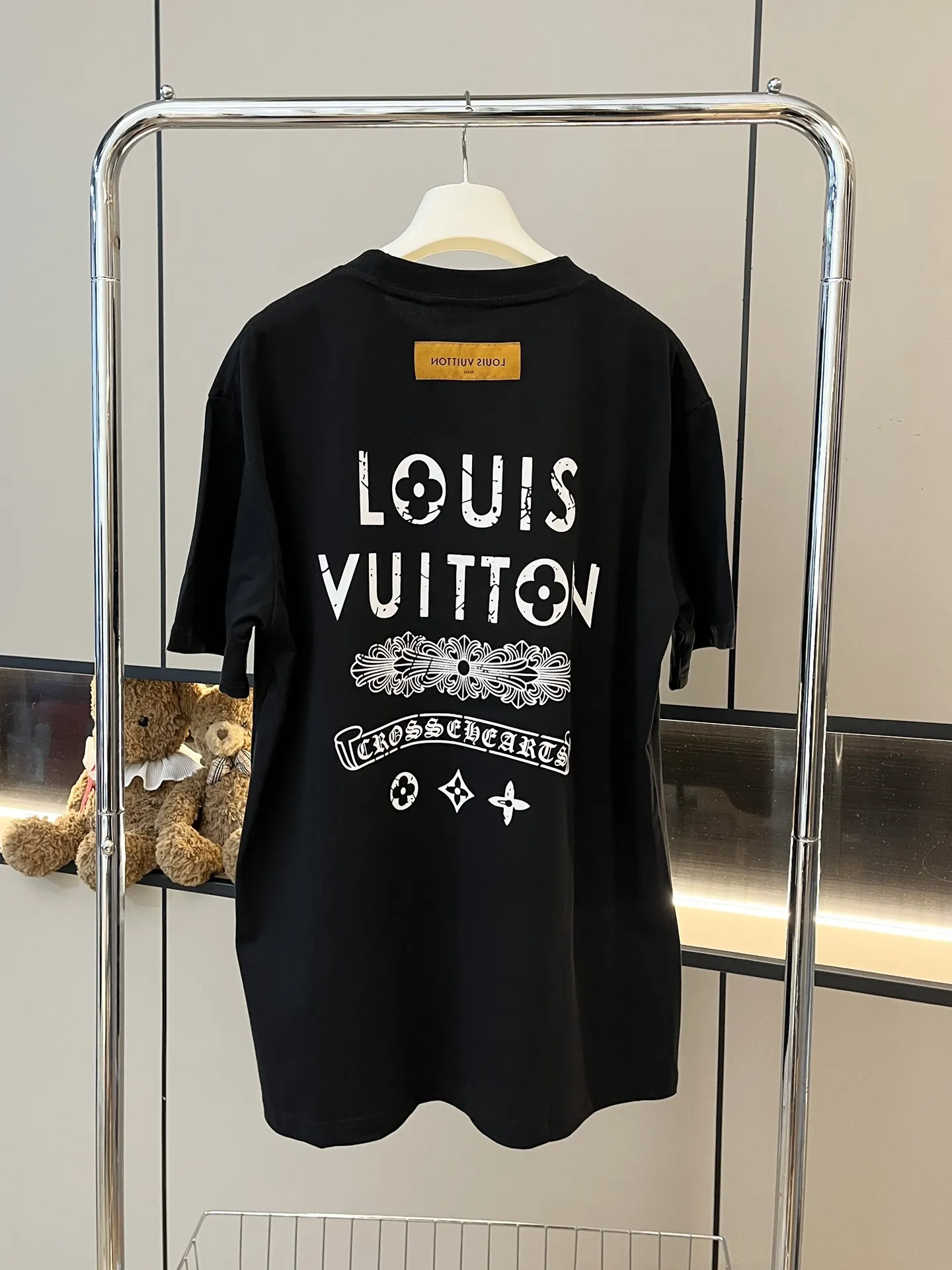 Louis Vuitton×Chrome Hearts新作黒半袖Tシャツ - 画像 (3)