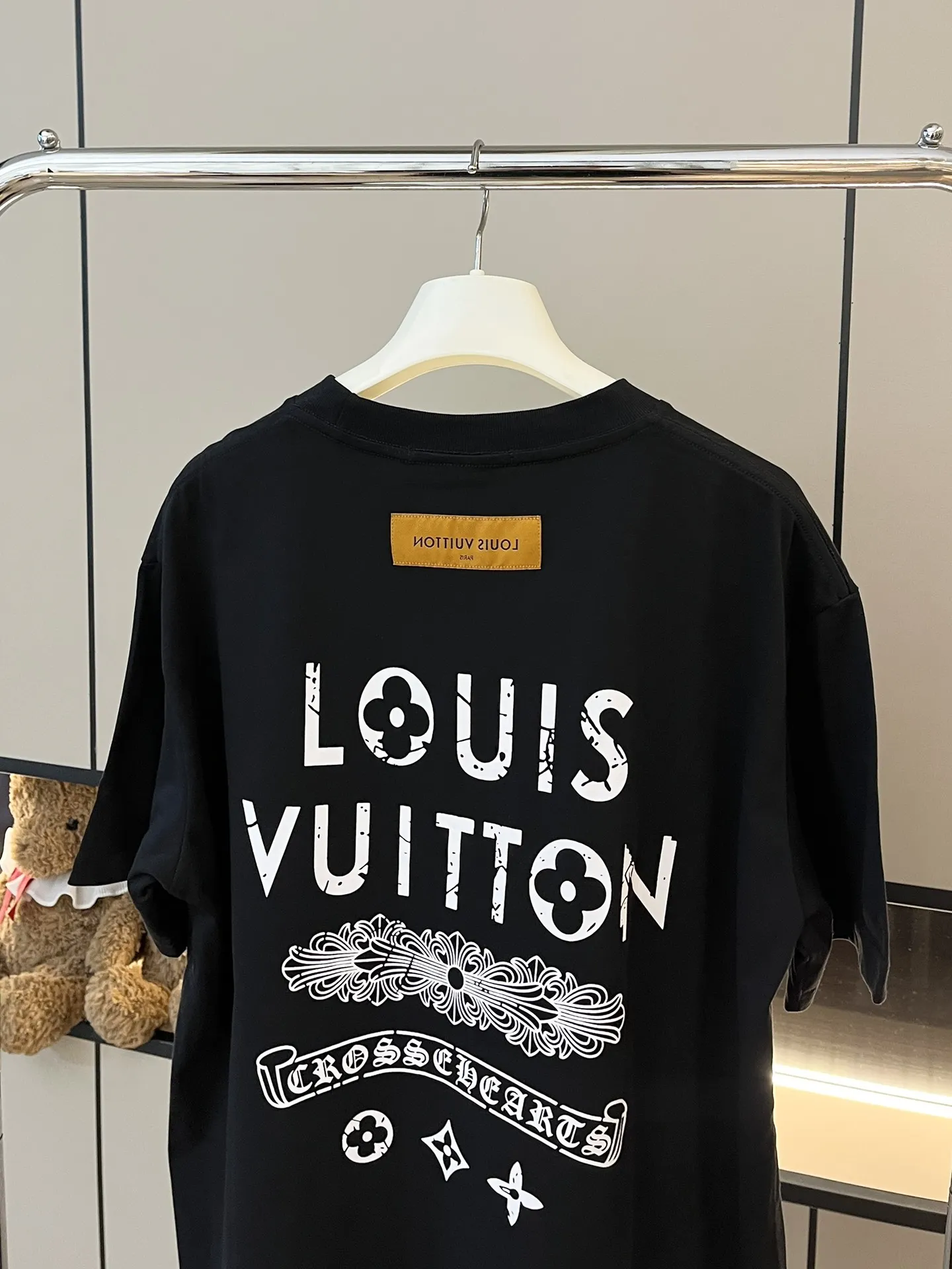 Louis Vuitton×Chrome Hearts新作黒半袖Tシャツ - 画像 (5)
