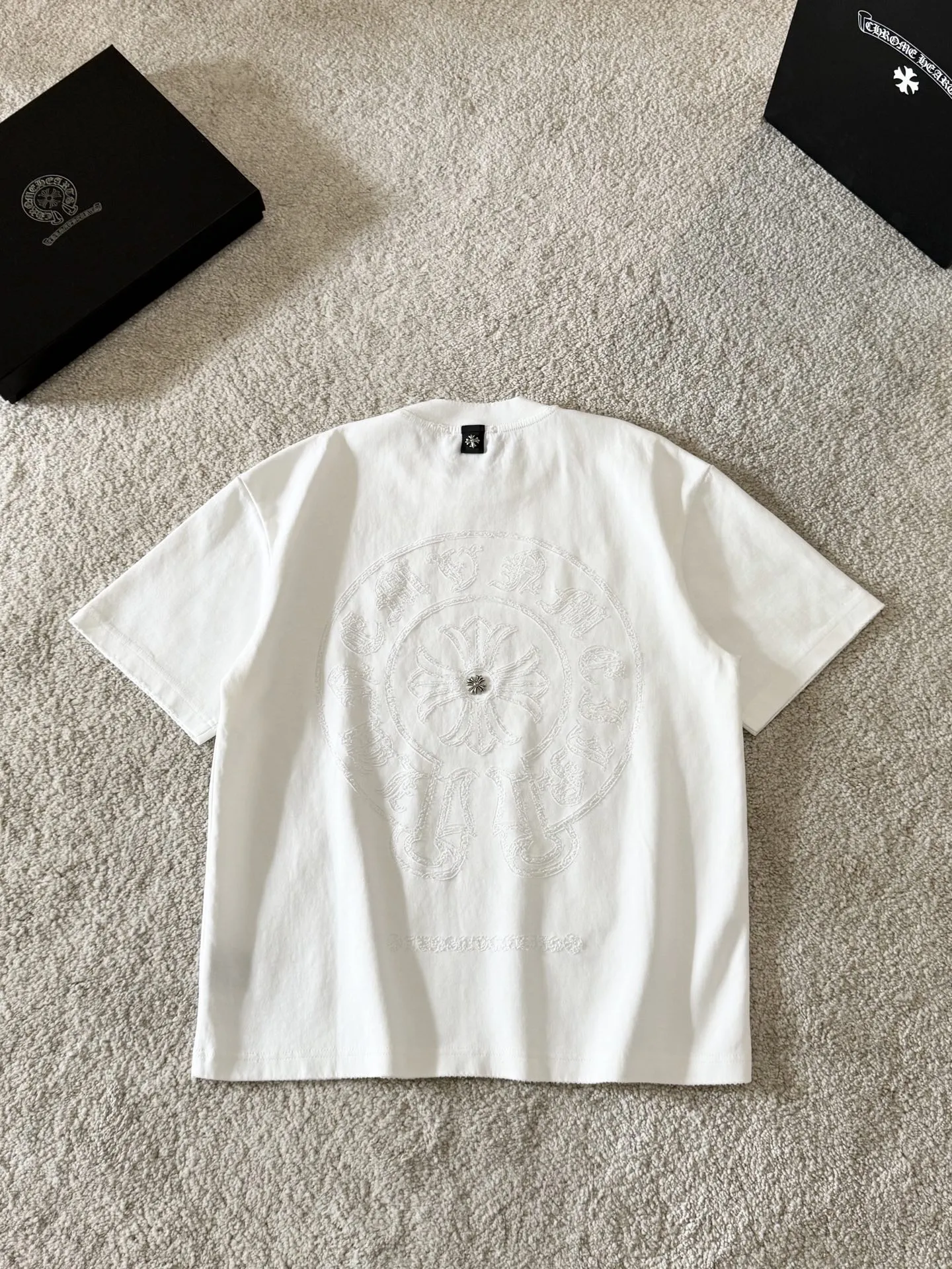 CHクロスハート新作クロス梵文焼き花半袖Tシャツ黒 - 画像 (3)