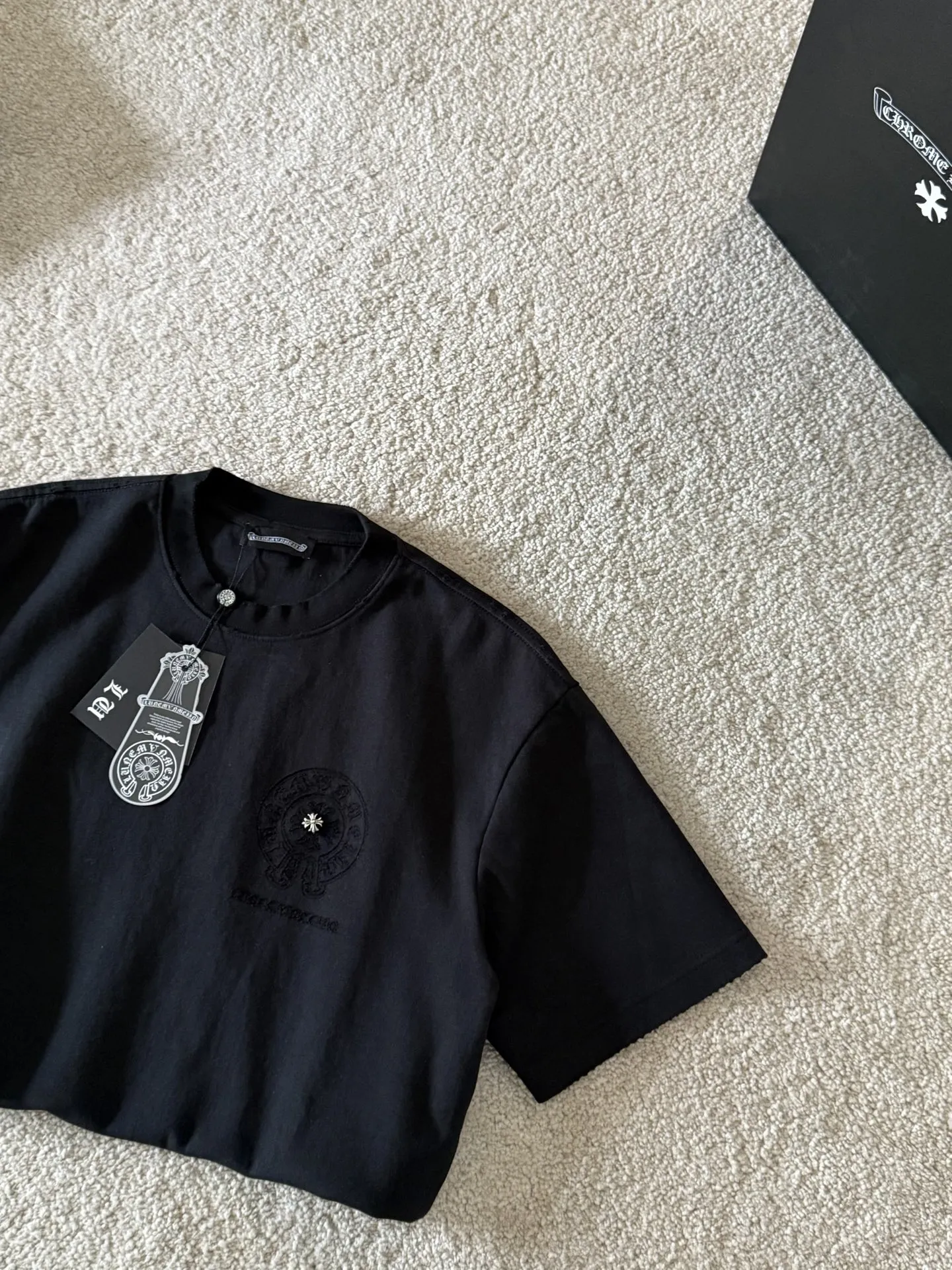 CHクロスハート新作黒半袖Tシャツ - 画像 (4)