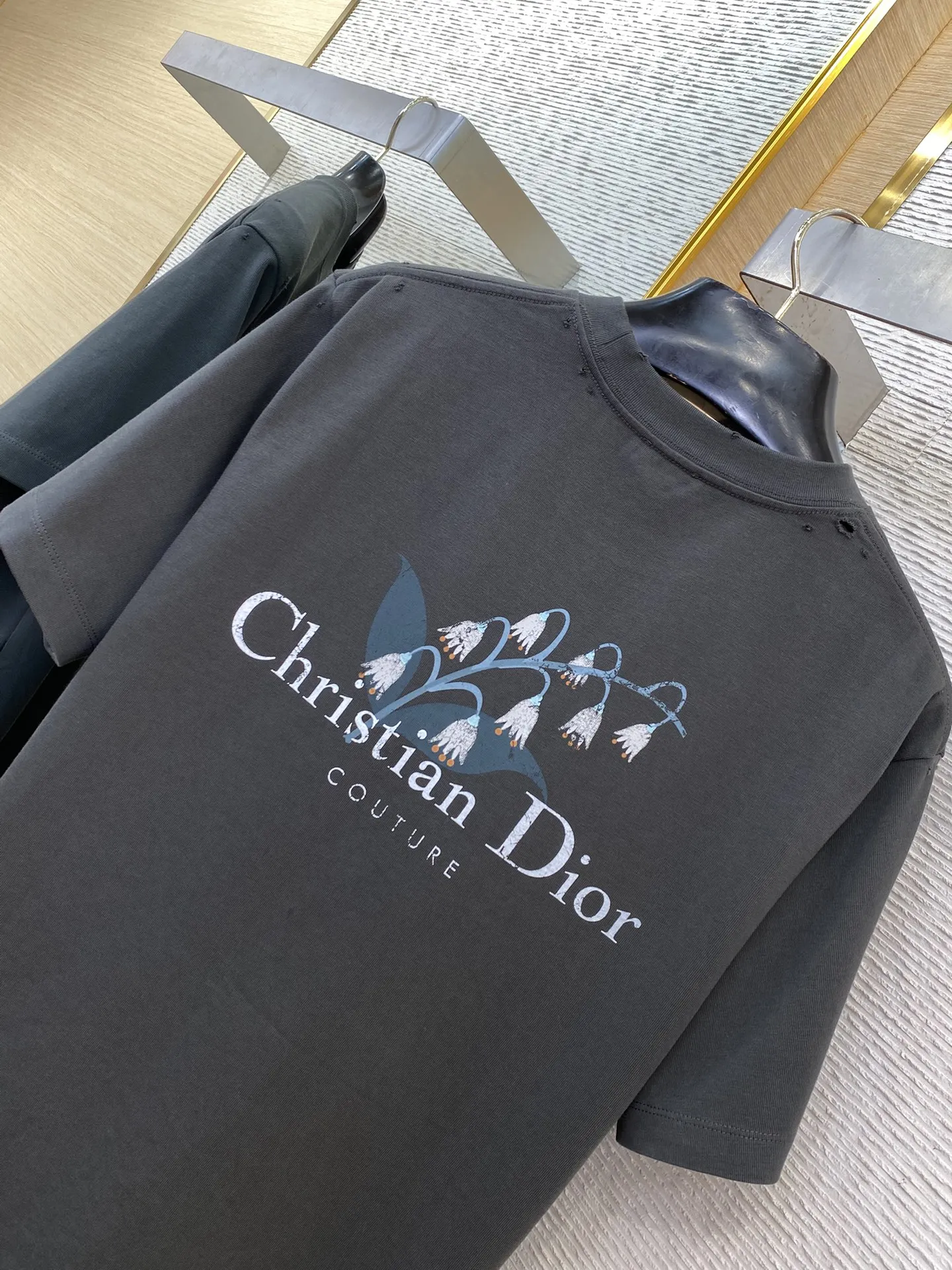 DIORディオルスズランアルファベット半袖Tシャツ黒白 - 画像 (10)