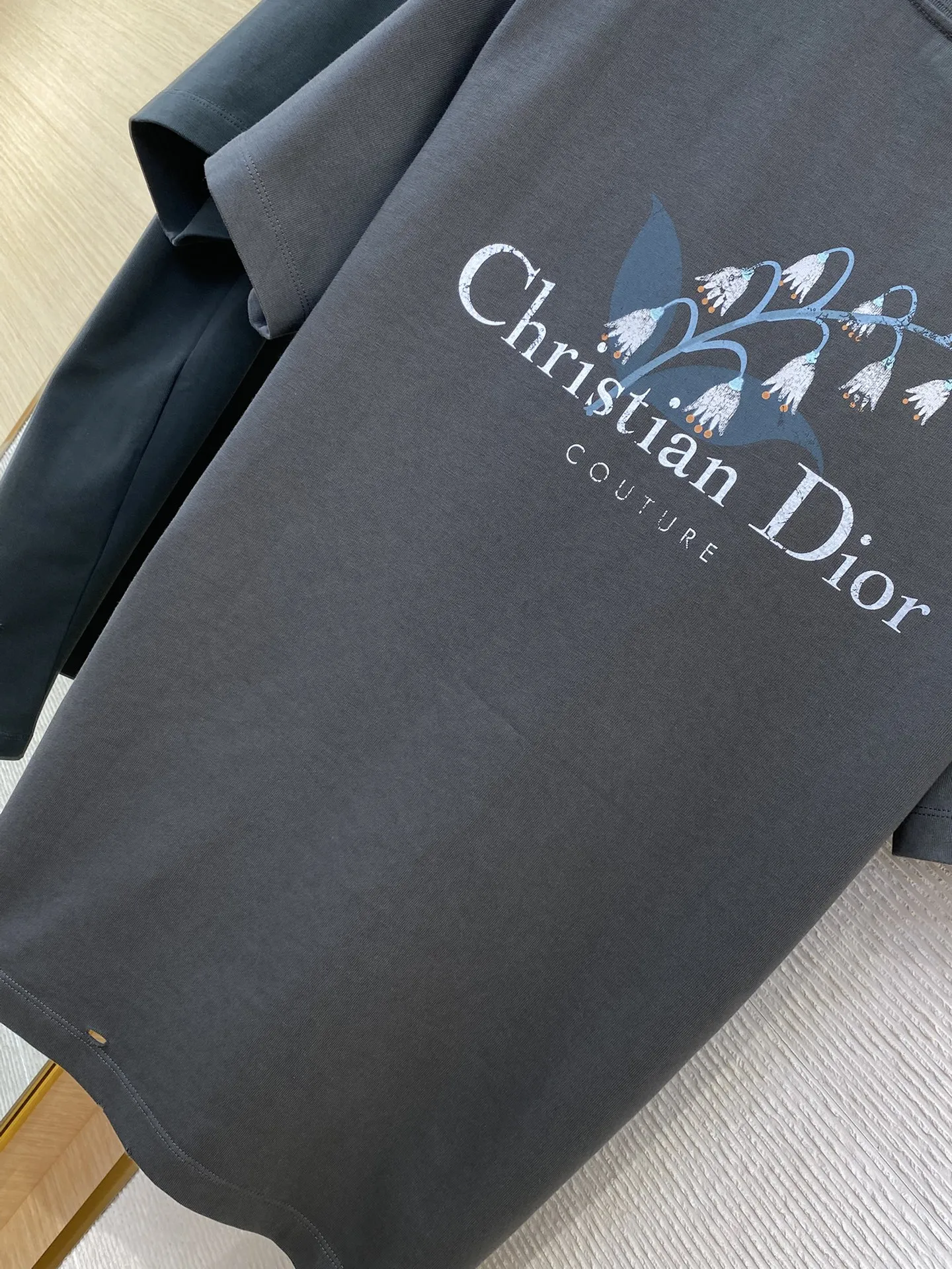 DIORディオルスズランアルファベット半袖Tシャツ黒白 - 画像 (11)