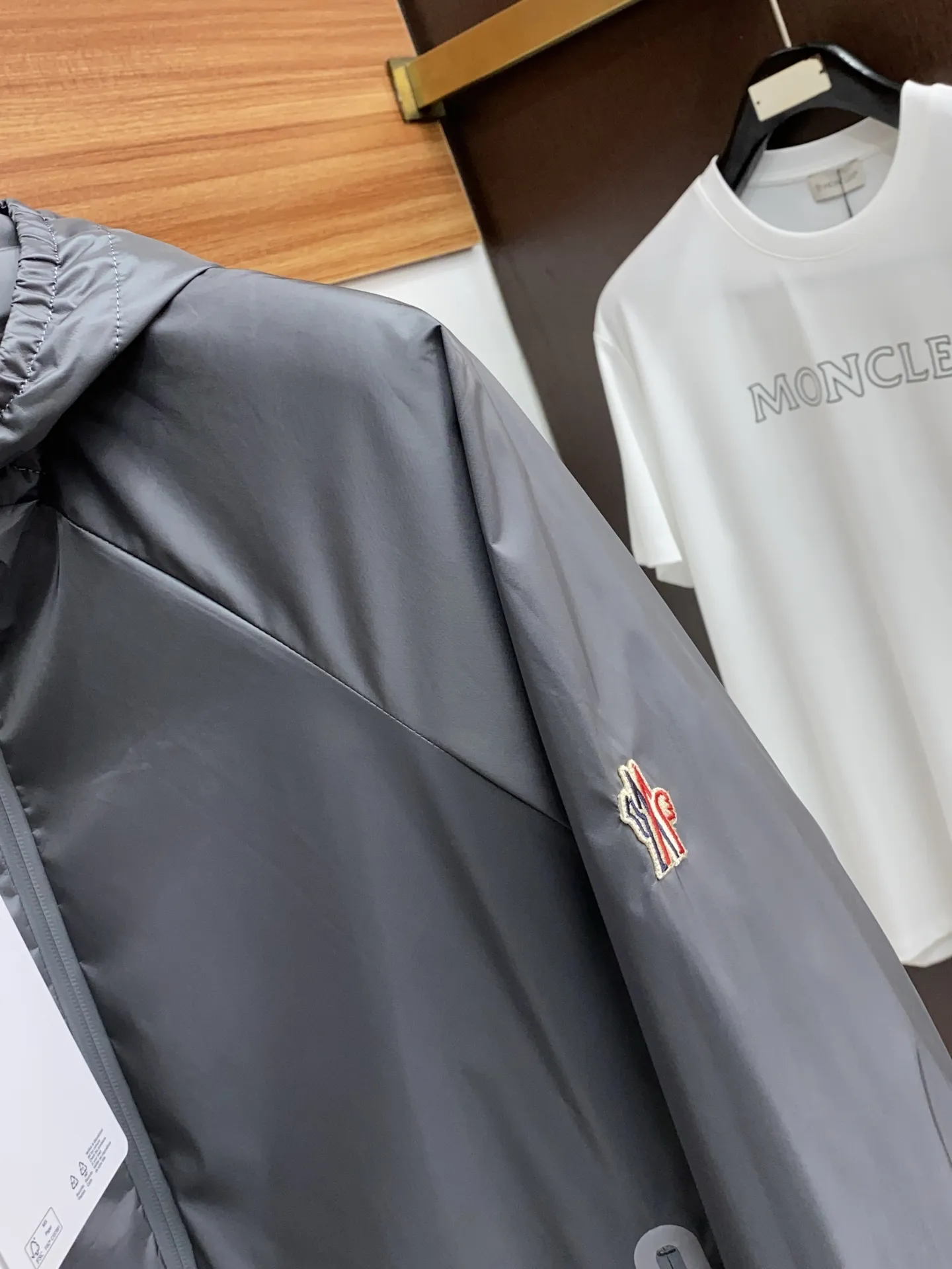 Moncler グレージャケットシンプルスタイル - 画像 (5)