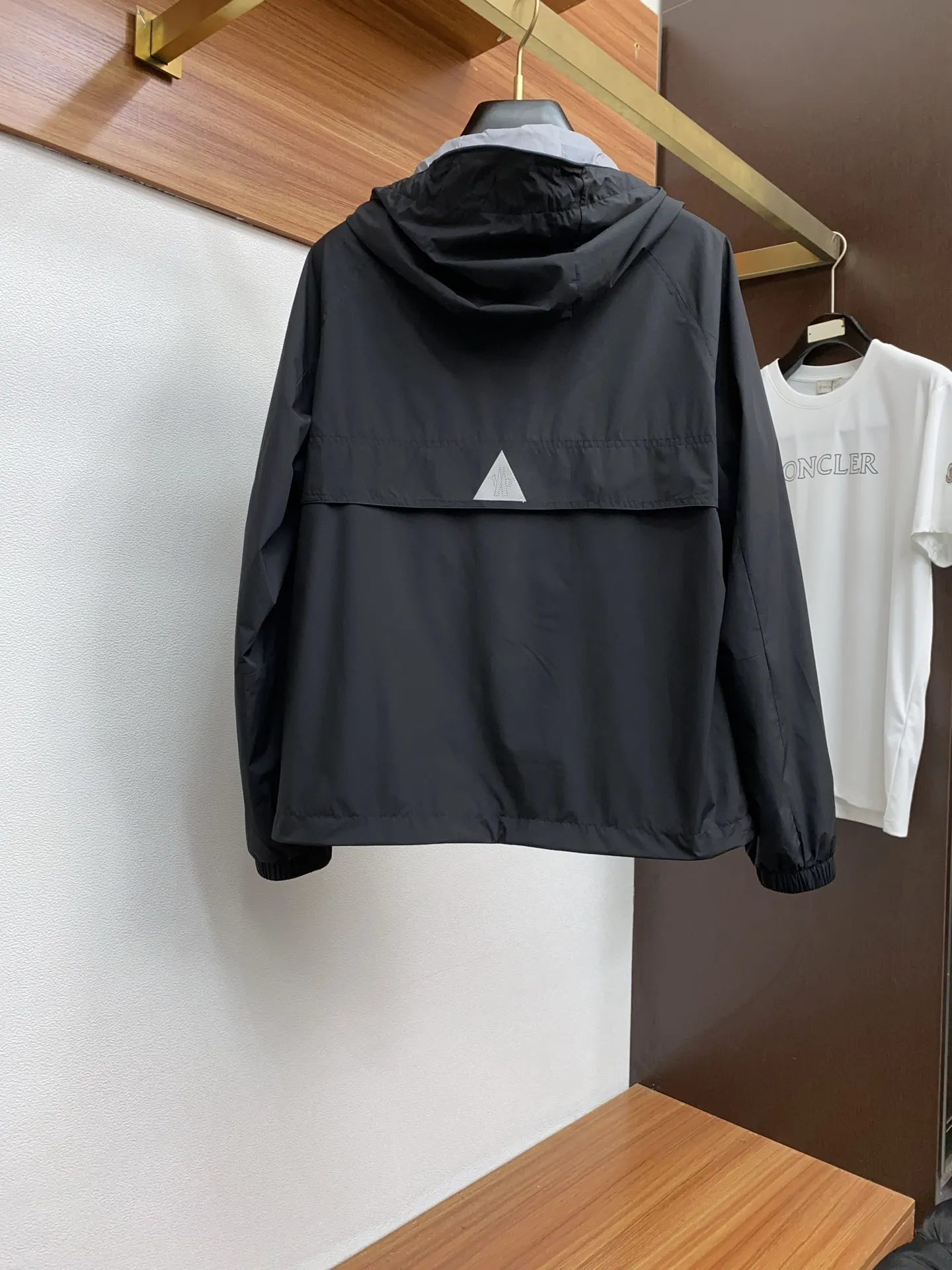 Moncler 黒 2025FW メンズカジュアルジャケット - 画像 (10)