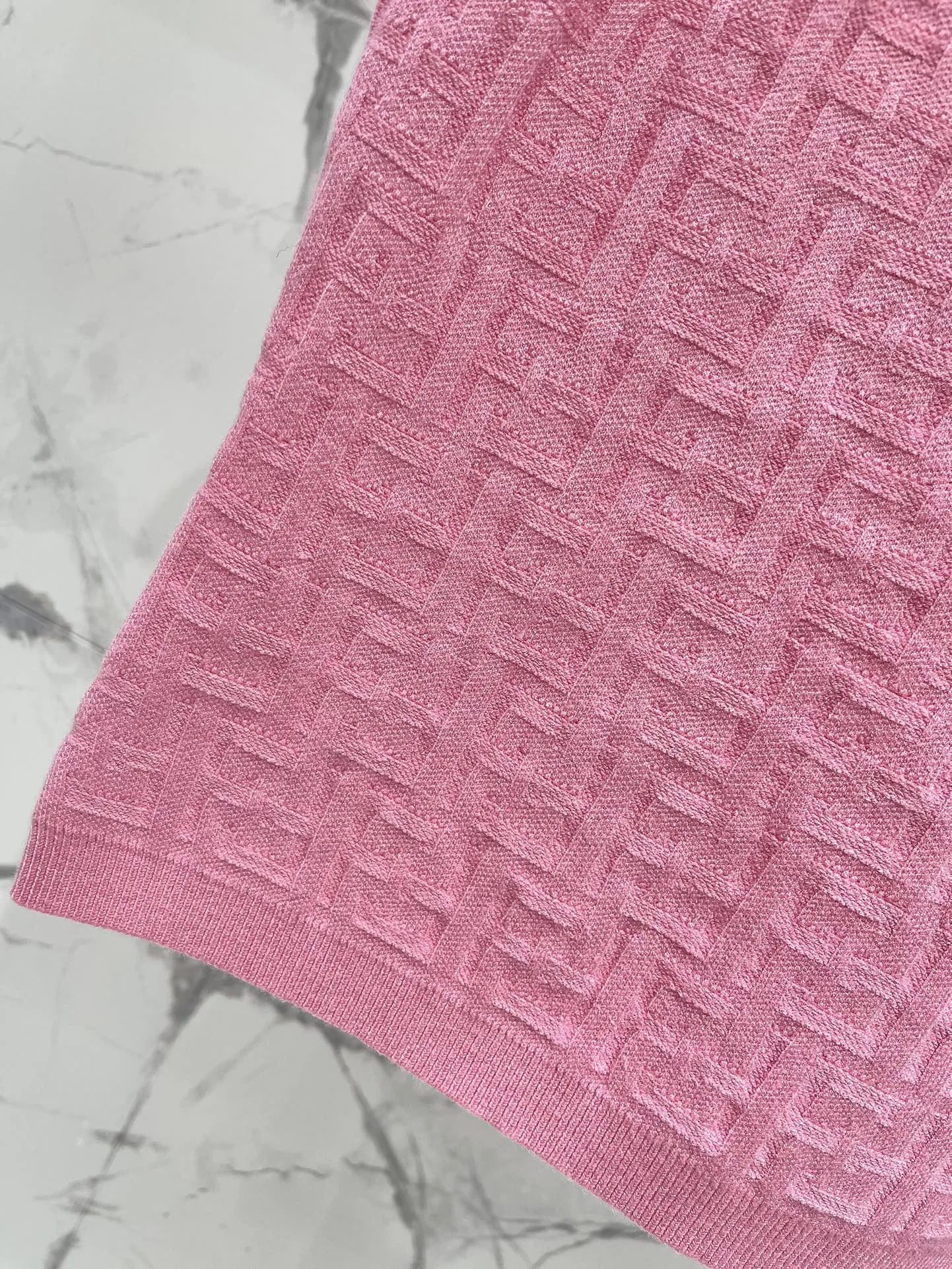 Fendi新作アルファベット編み物ベスト3色 - 画像 (6)