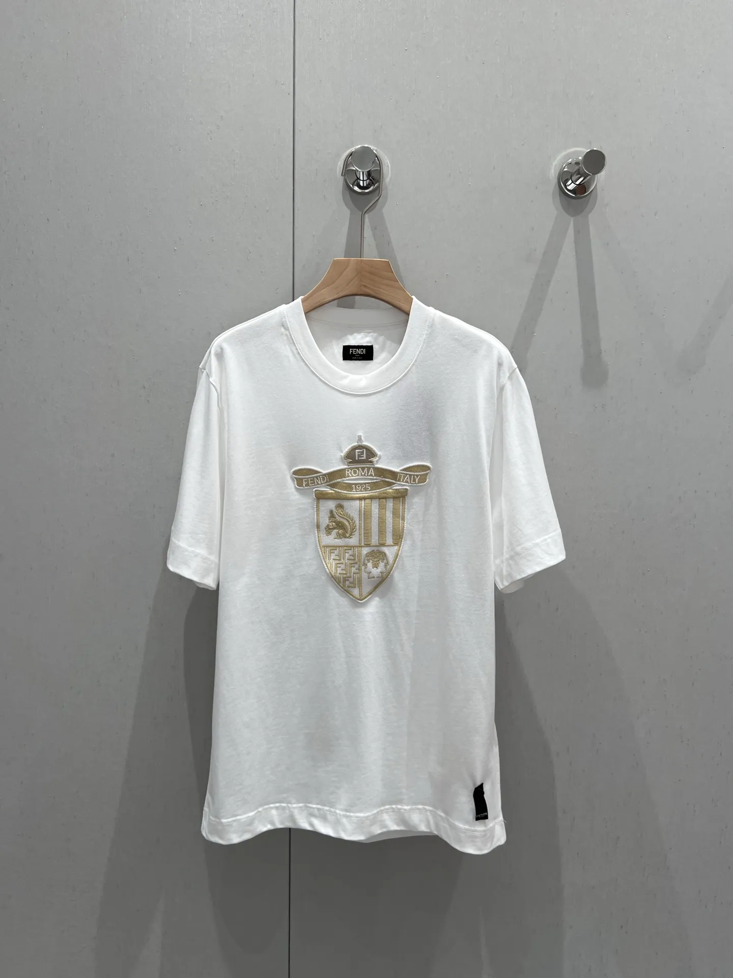 Fen*i 25ss新作白プリント半袖Tシャツ