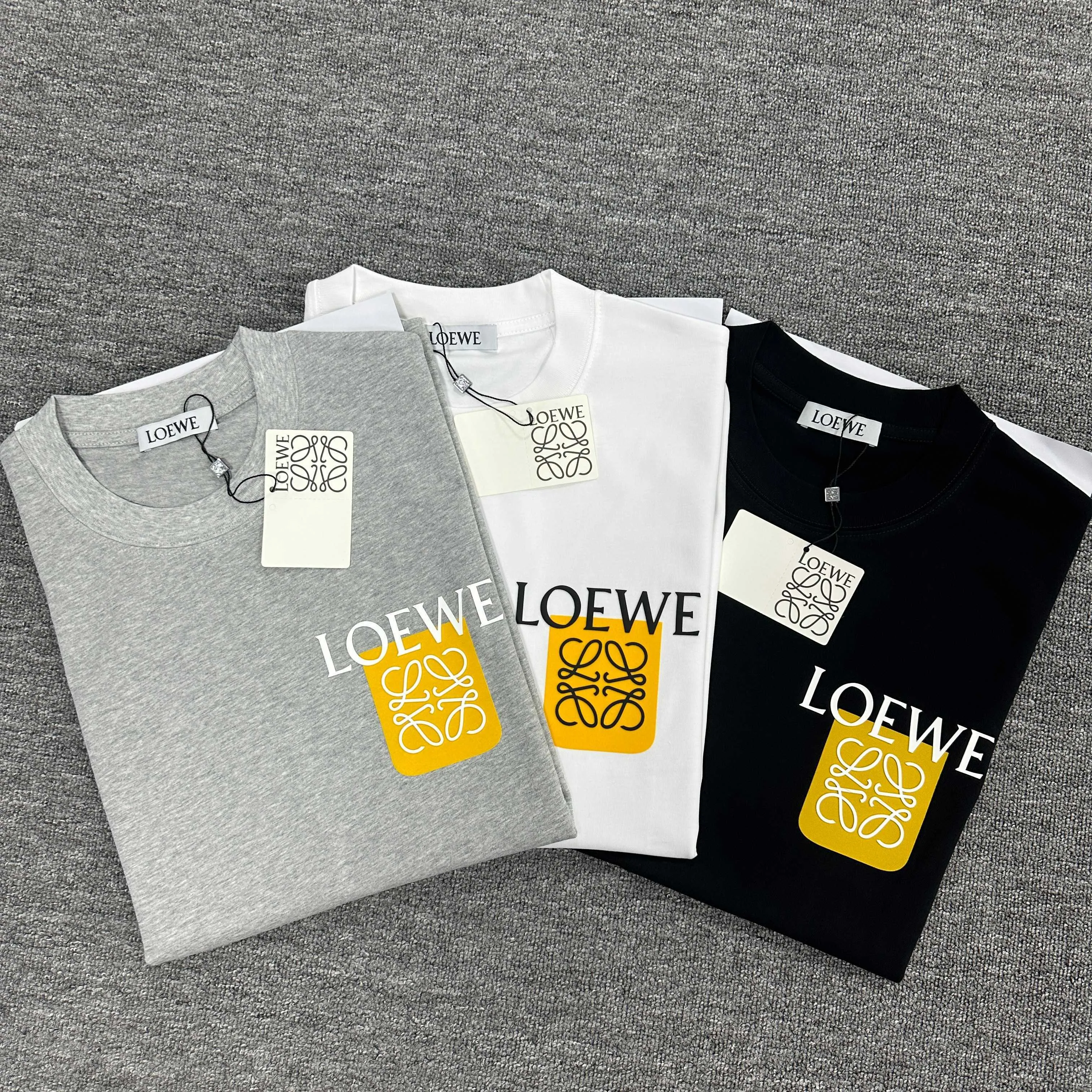 Loewe新作黒半袖Tシャツアルファベットロゴ - 画像 (3)