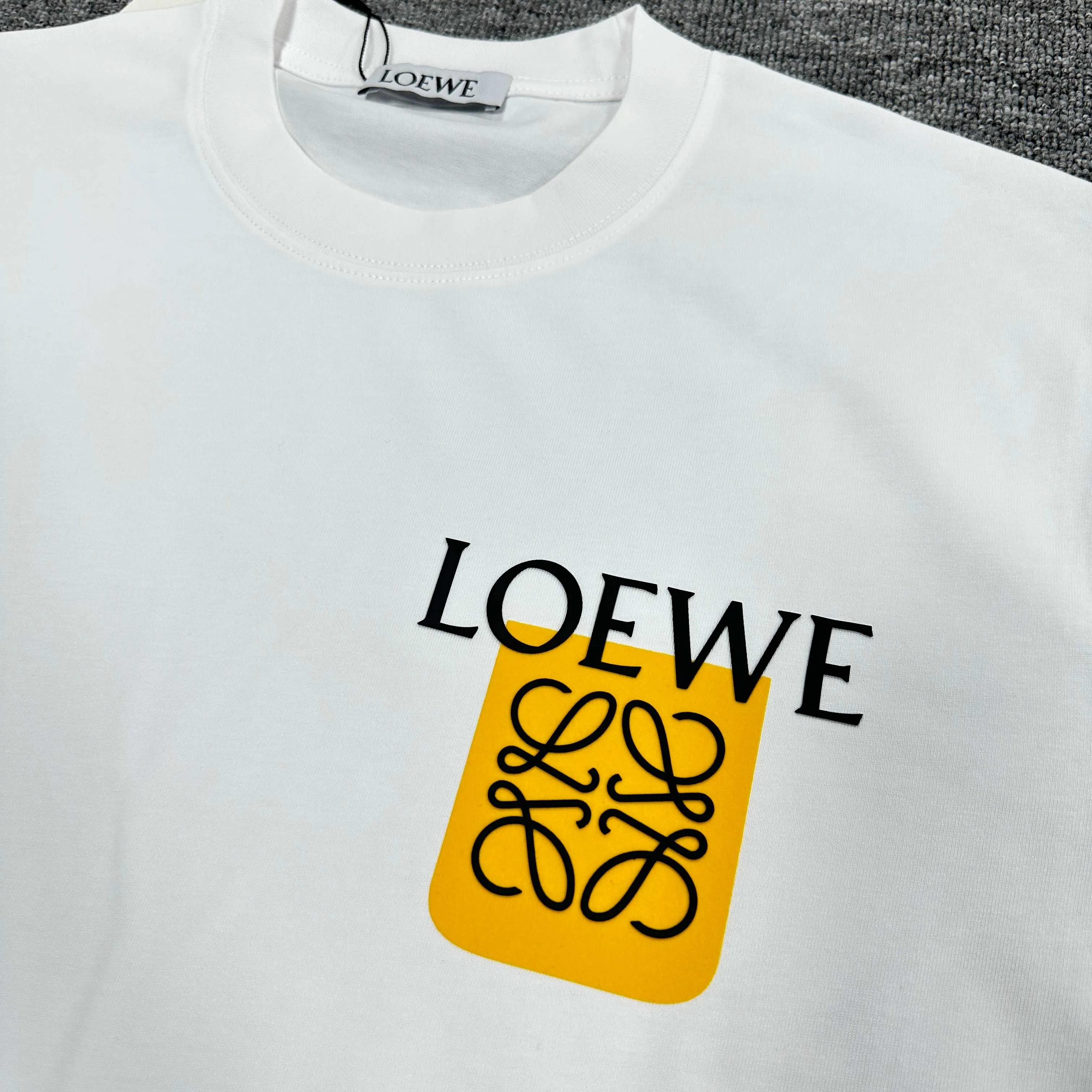 Loewe新作黒半袖Tシャツアルファベットロゴ - 画像 (5)