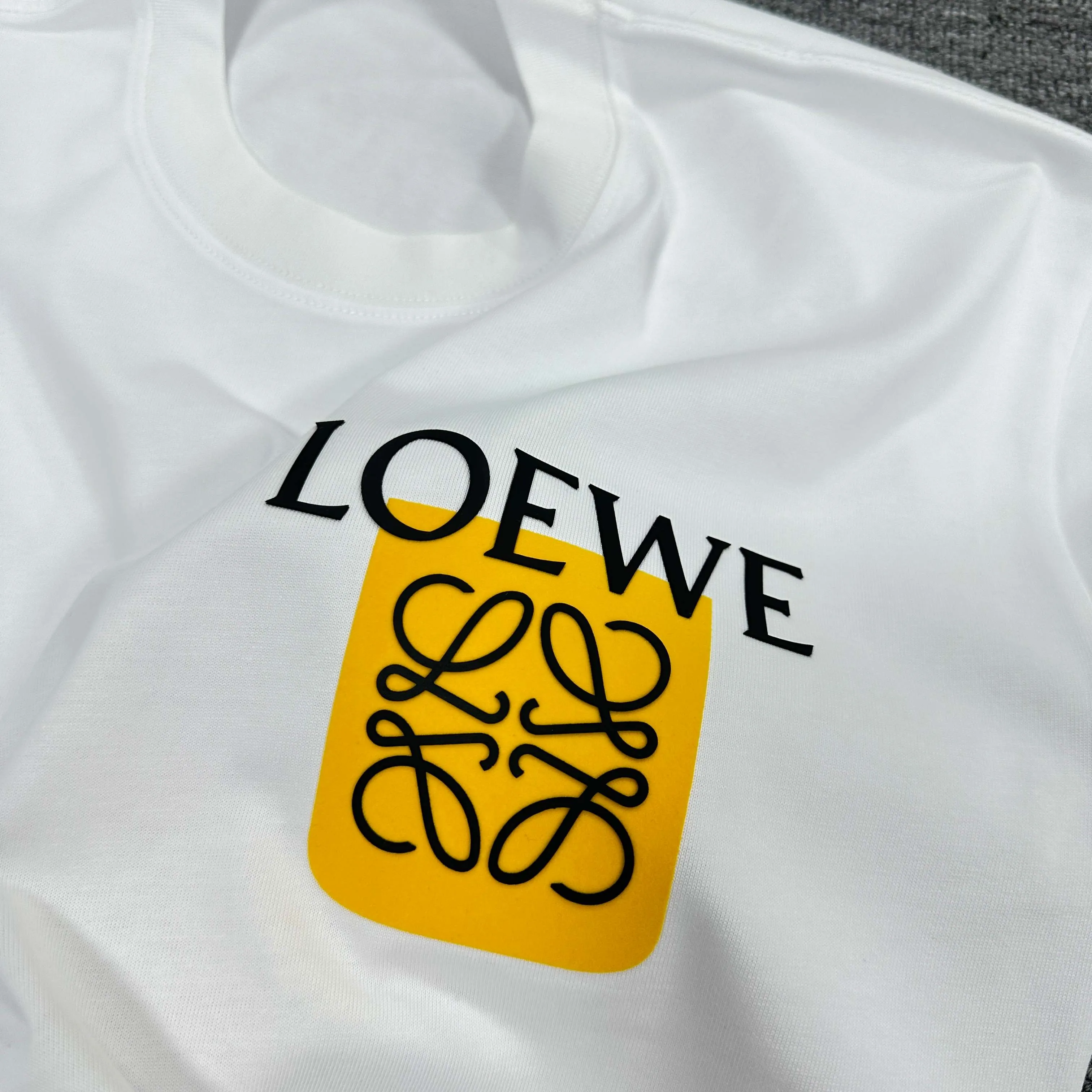 Loewe新作黒半袖Tシャツアルファベットロゴ - 画像 (7)