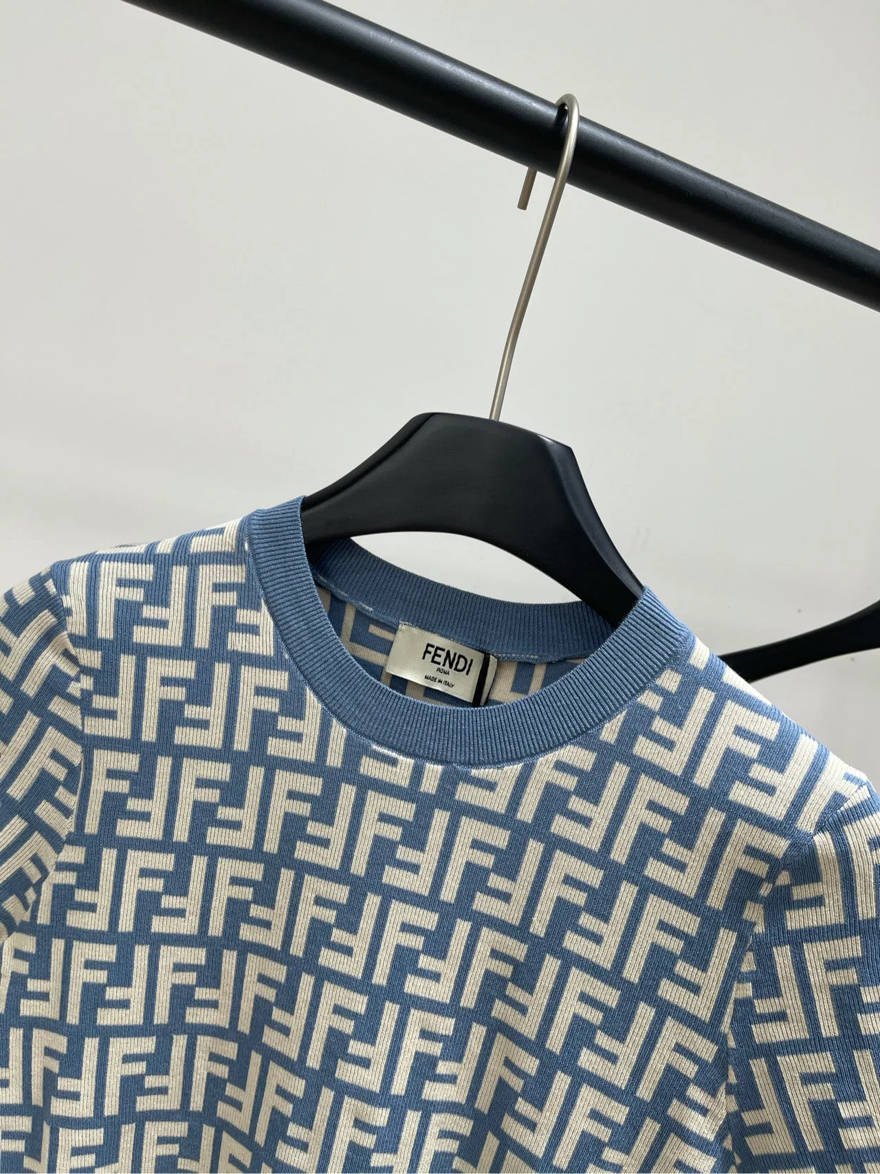 Fendi新作カラーマッチング半袖ニットトップス - 画像 (3)