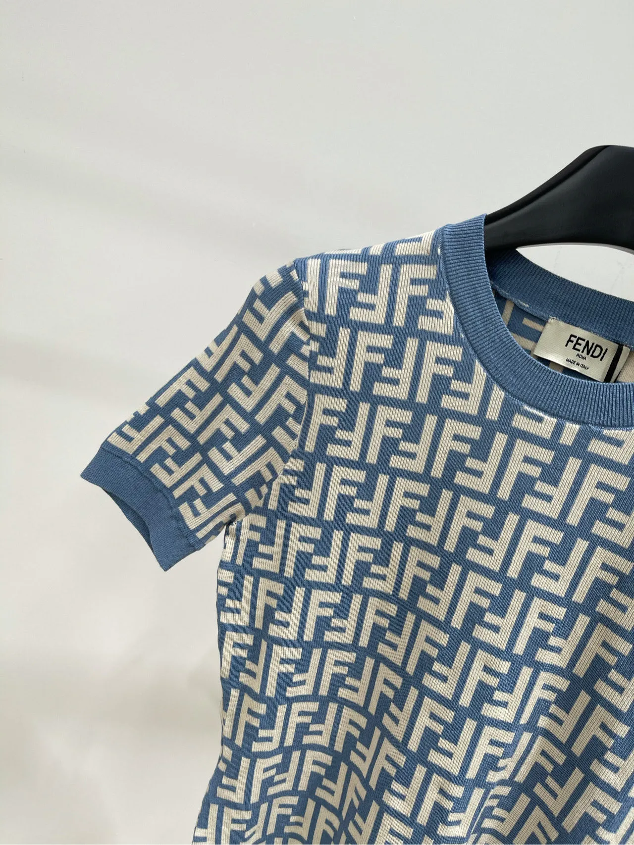 Fendi新作カラーマッチング半袖ニットトップス - 画像 (4)