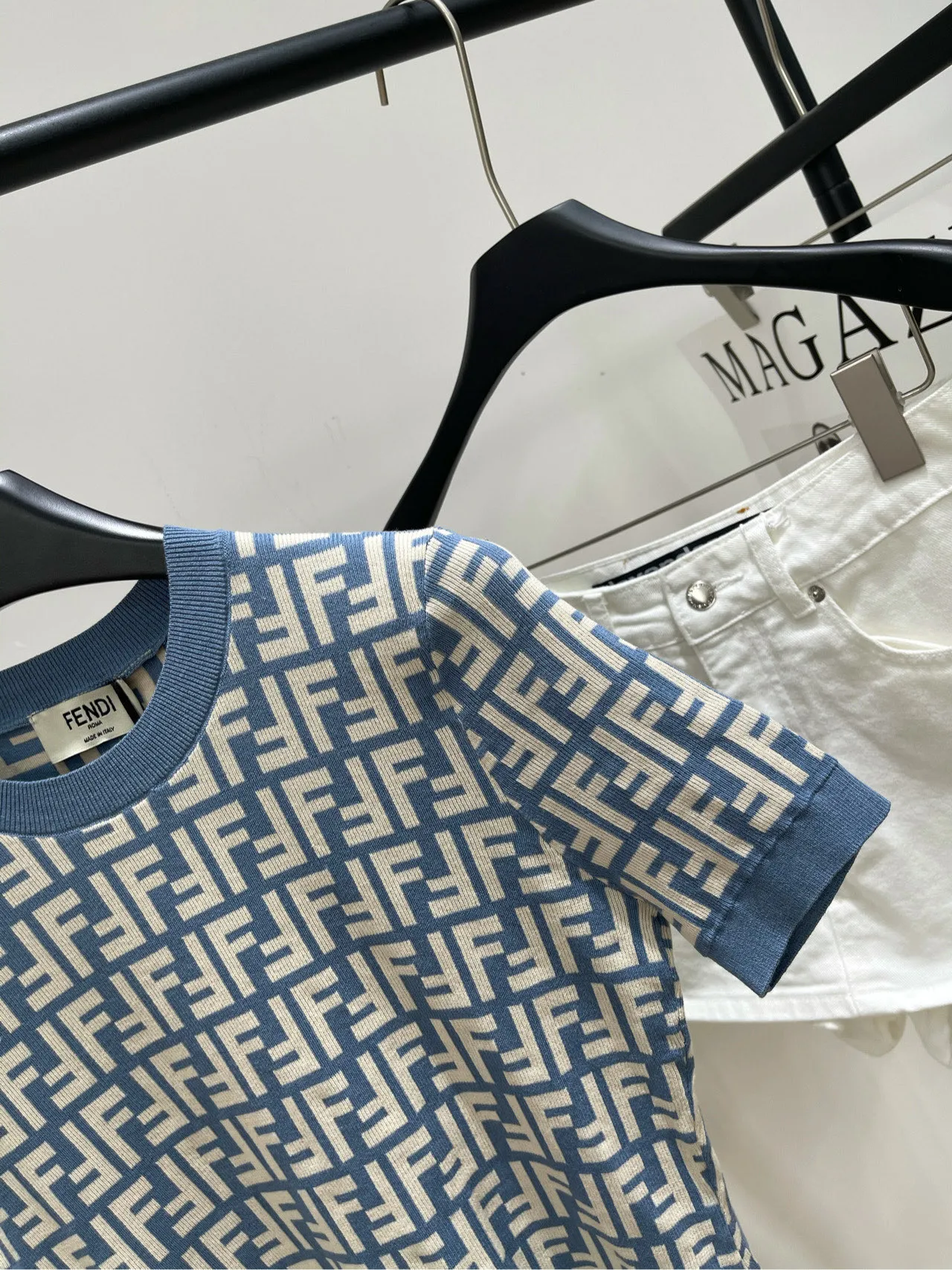 Fendi新作カラーマッチング半袖ニットトップス - 画像 (5)