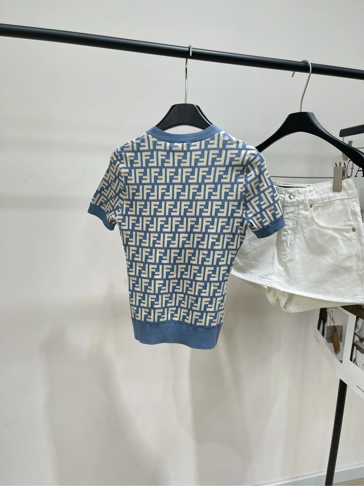 Fendi新作カラーマッチング半袖ニットトップス - 画像 (9)