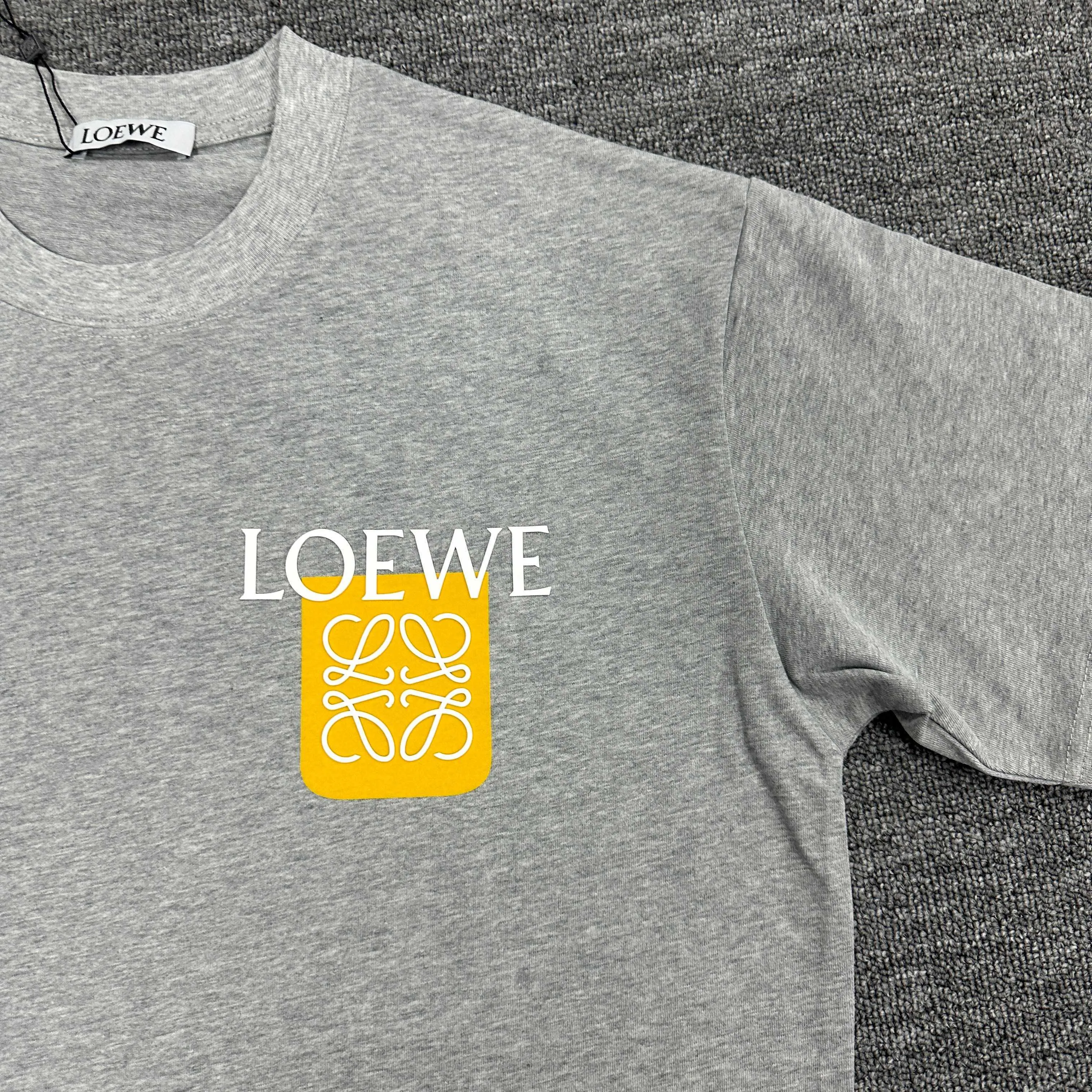 Loewe 2025春夏 グレー シンプルTシャツ - 画像 (5)