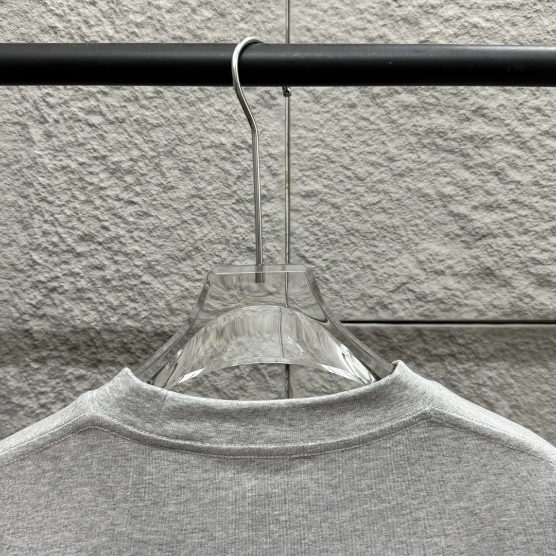 Loewe ロエ2025春夏 黒 白 花灰 アンゴラ赤 Tシャツ - 画像 (8)