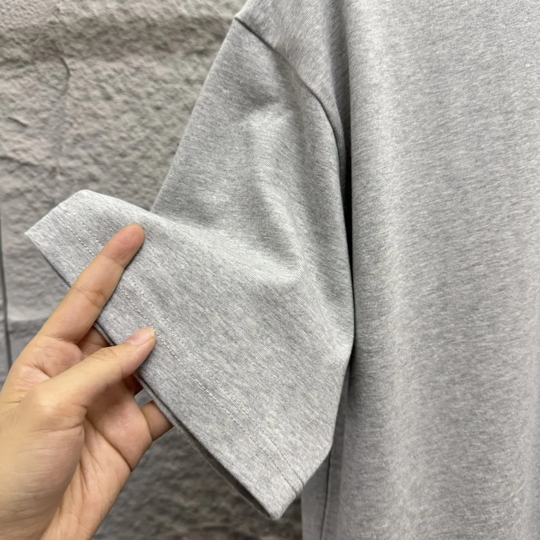 Loewe ロエ2025春夏 黒 白 花灰 アンゴラ赤 Tシャツ - 画像 (10)