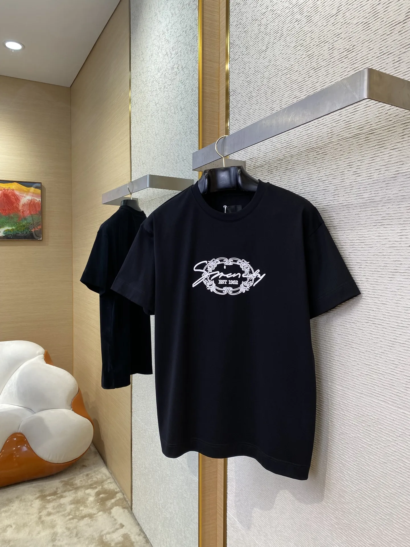 Givenchy ジバンシィ黒アルファベット刺繍半袖Tシャツ - 画像 (4)