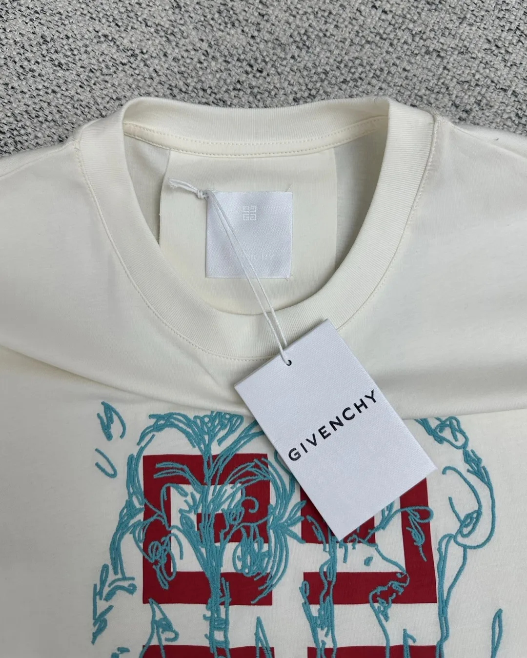 GIVENCHY X TOMO CAMPBELL新作赤白プリント半袖Tシャツ - 画像 (3)