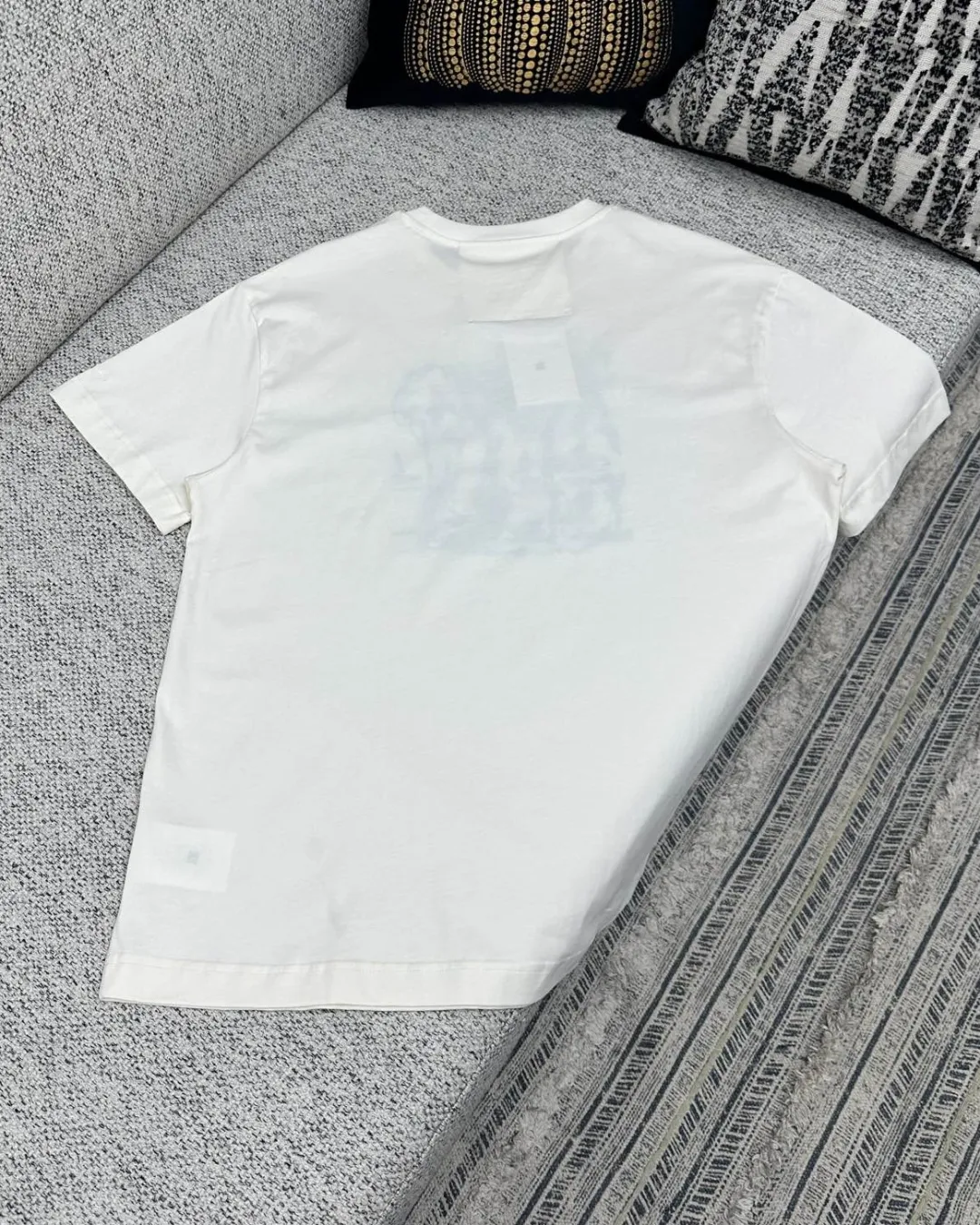 GIVENCHY X TOMO CAMPBELL新作赤白プリント半袖Tシャツ - 画像 (10)