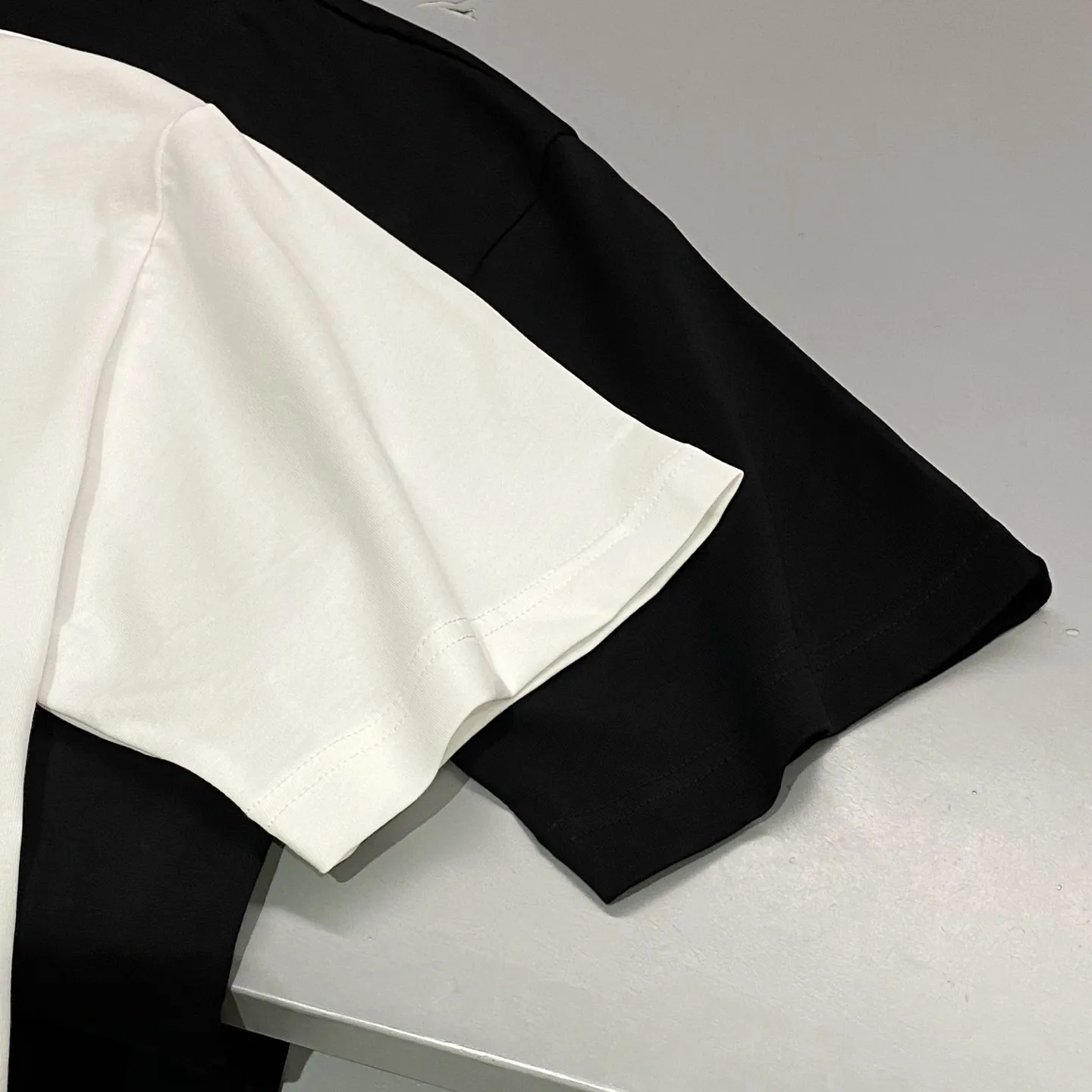 Givenchy Paris新作黒半袖Tシャツ - 画像 (6)