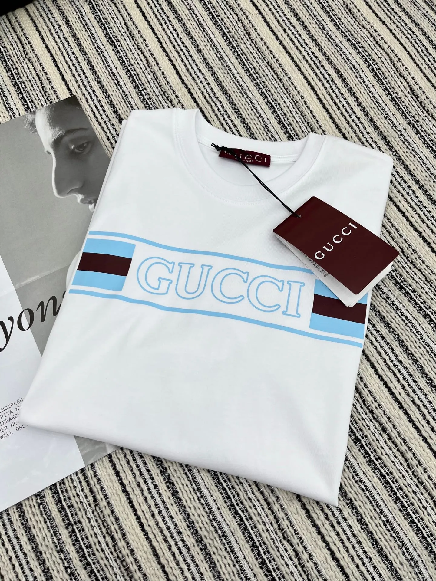 Gucci新作白プリント半袖Tシャツ - 画像 (7)