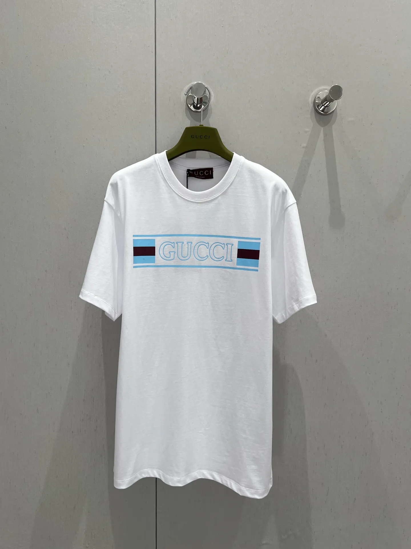 Gucci新作白ストライププリント半袖Tシャツ