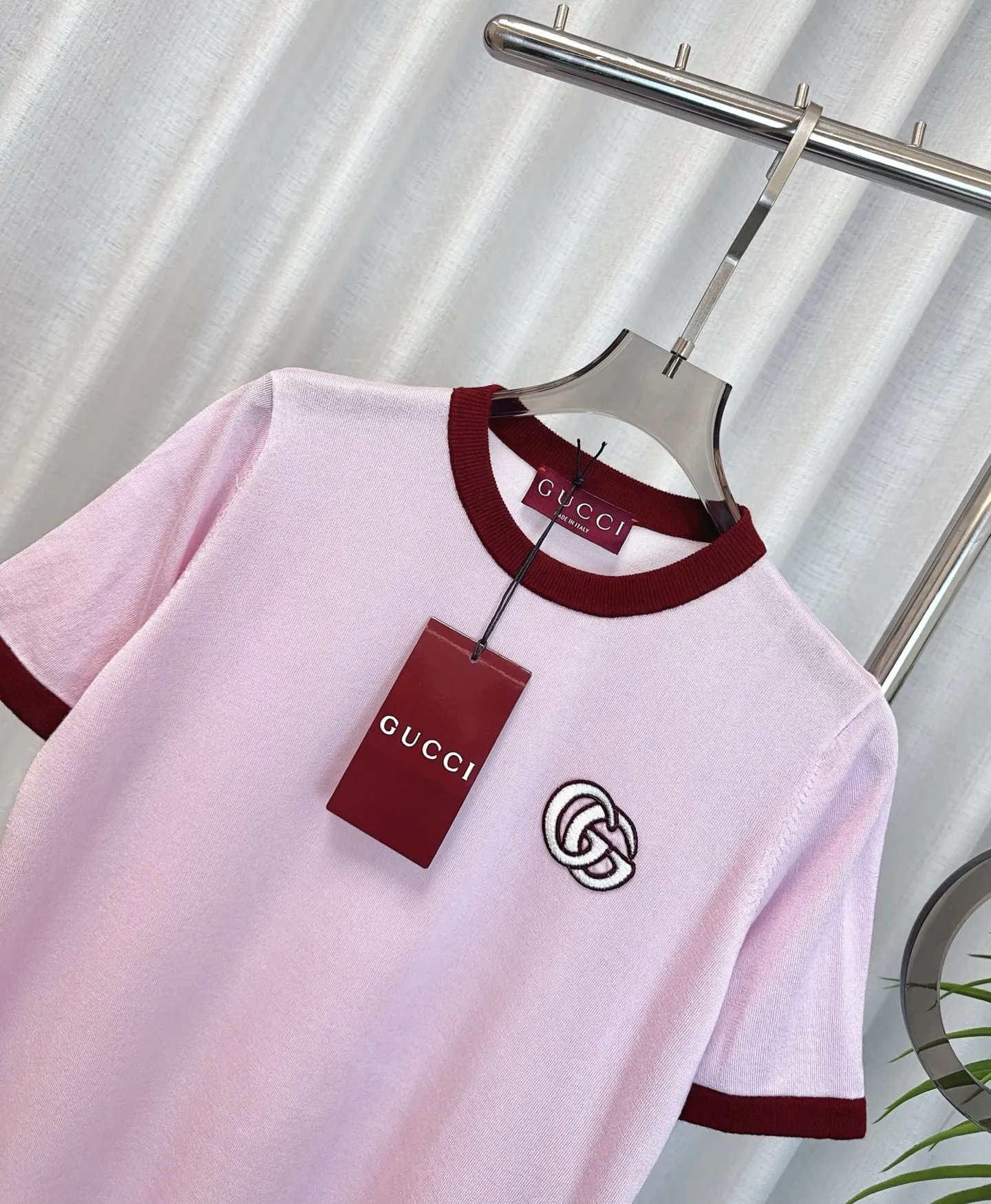 GUCCI新作ピンク半袖Tシャツ刺繍ロゴ - 画像 (5)