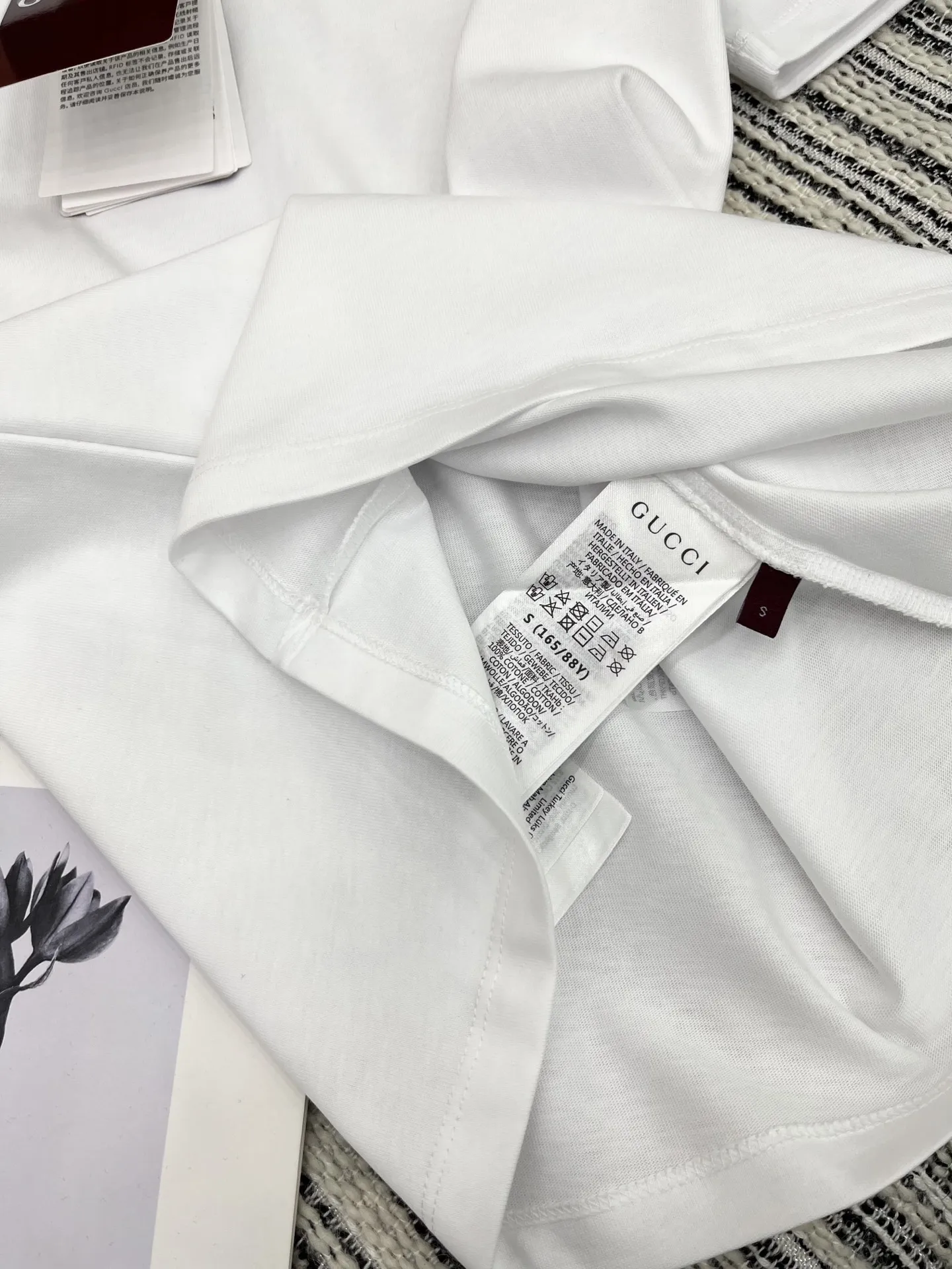 Gucci新作白カラーマッチング半袖Tシャツ - 画像 (5)