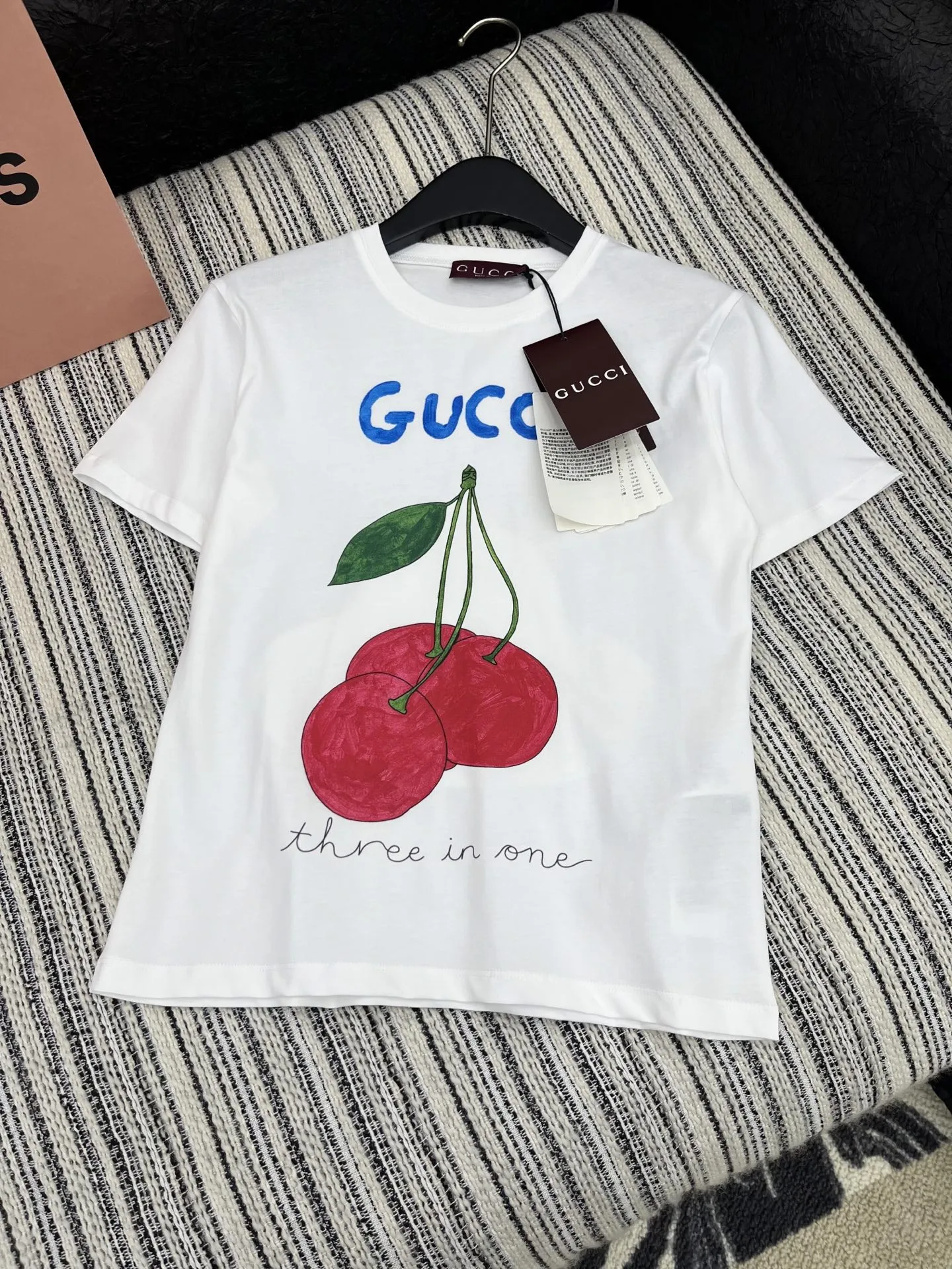 Gucci新作白プリント半袖Tシャツ