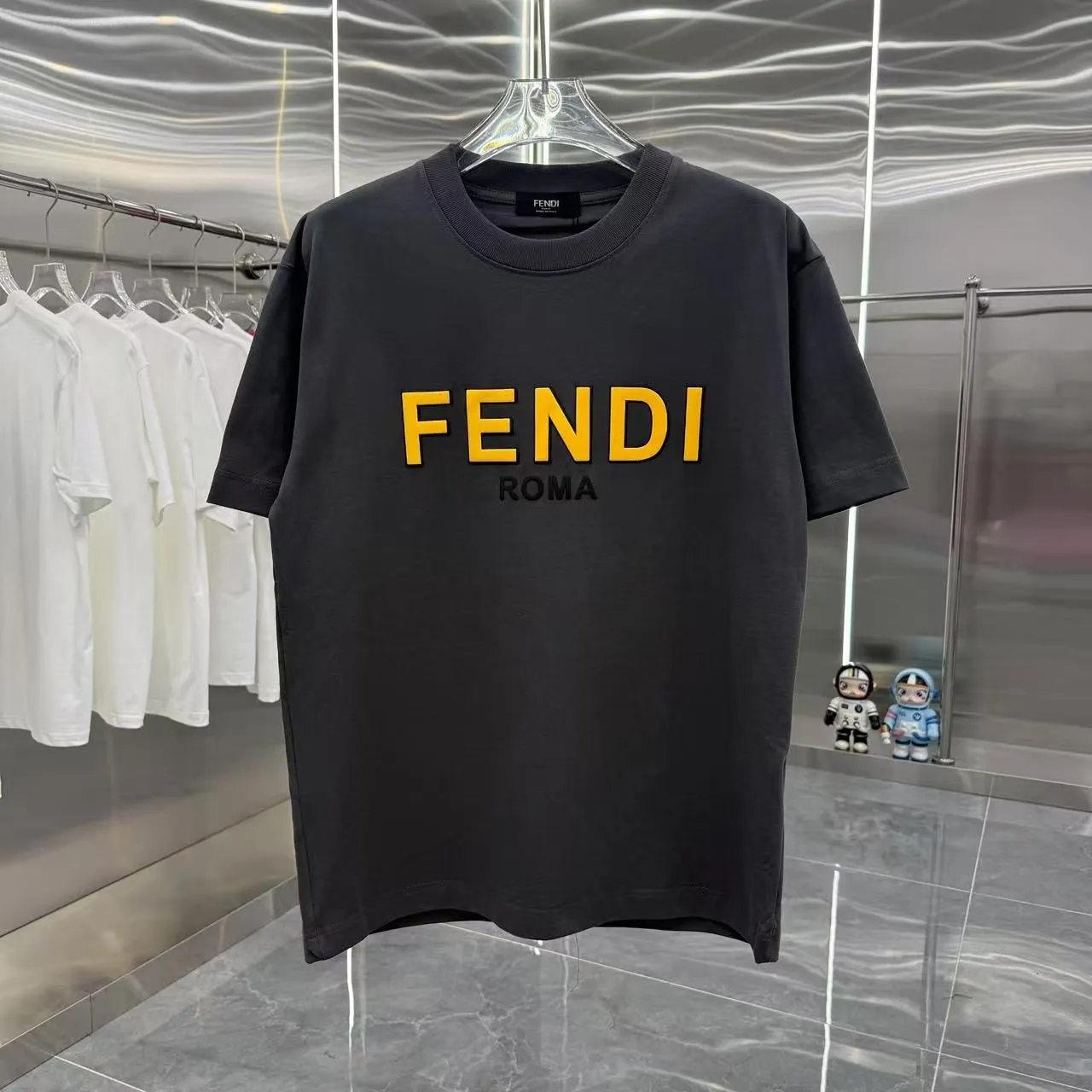 FENDI 2025新作 黒 Tシャツ