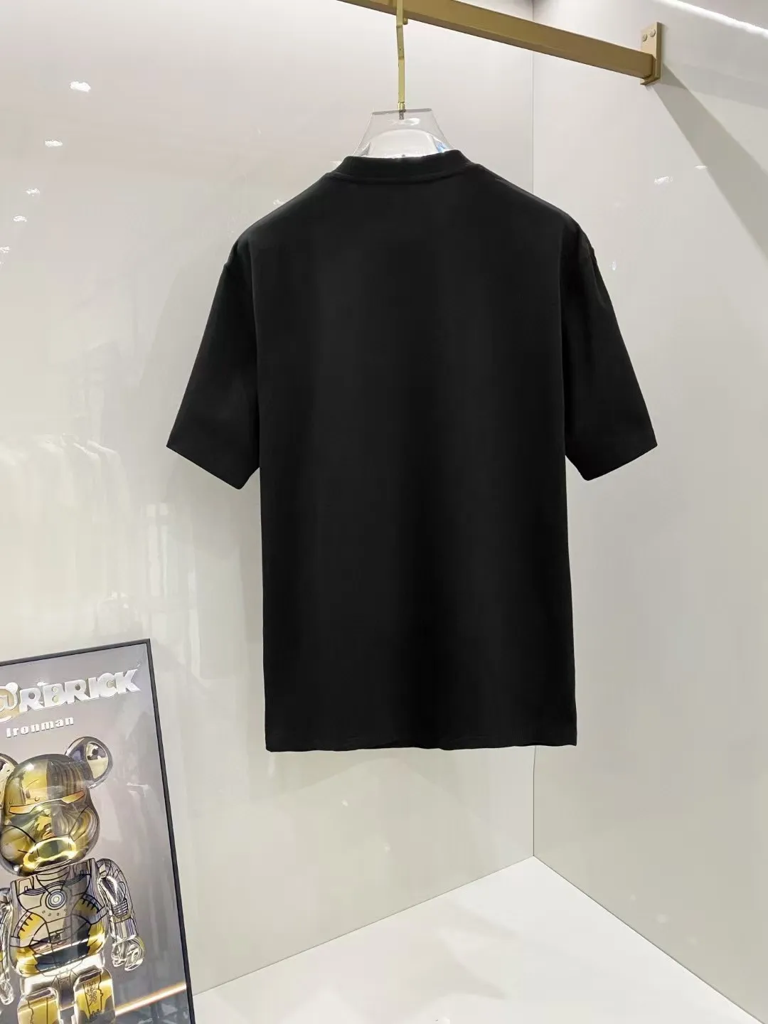 FENDI 黒Tシャツ2025春夏新作 - 画像 (6)
