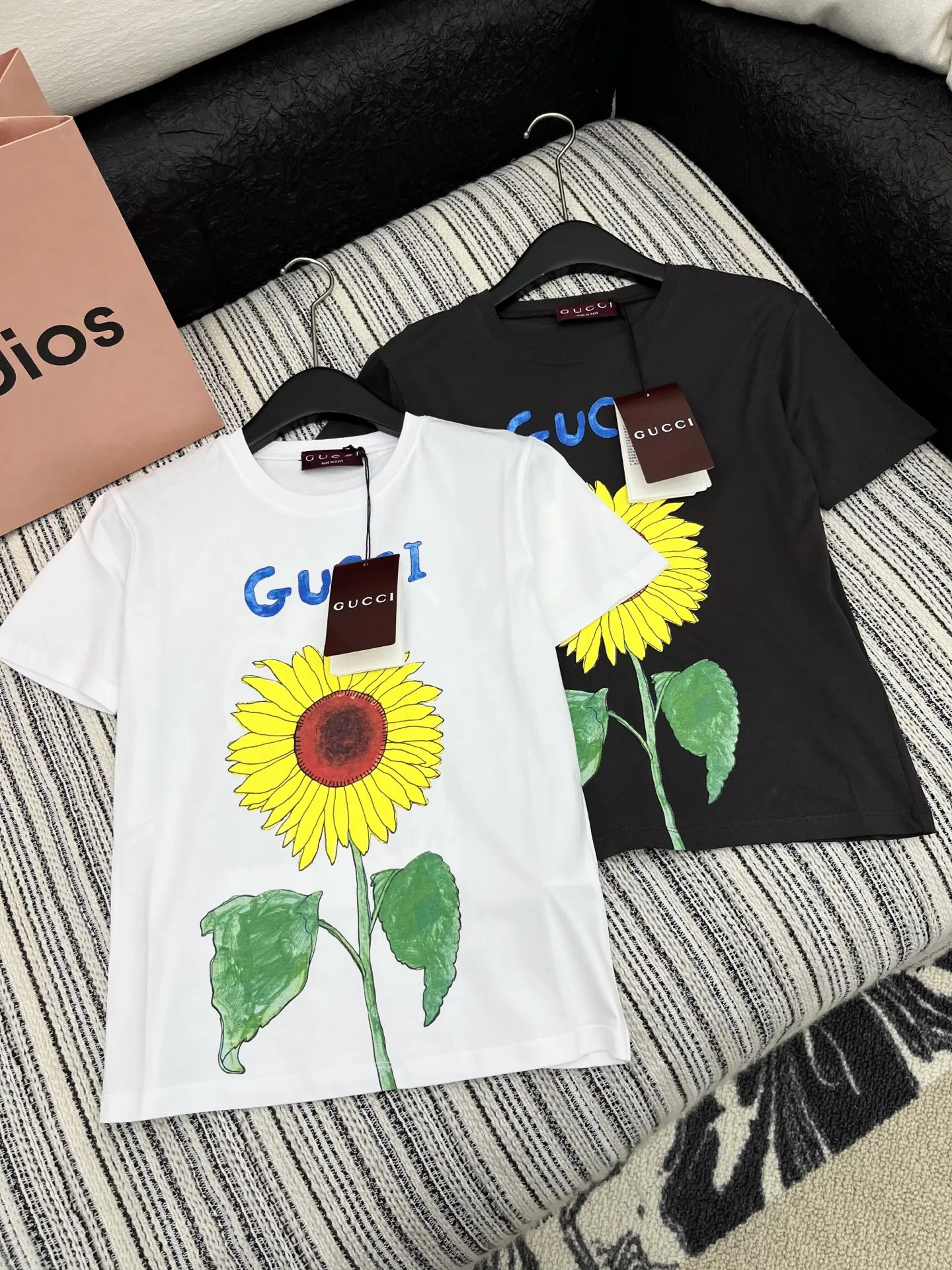 Gucci新作白黒プリント半袖Tシャツ - 画像 (4)