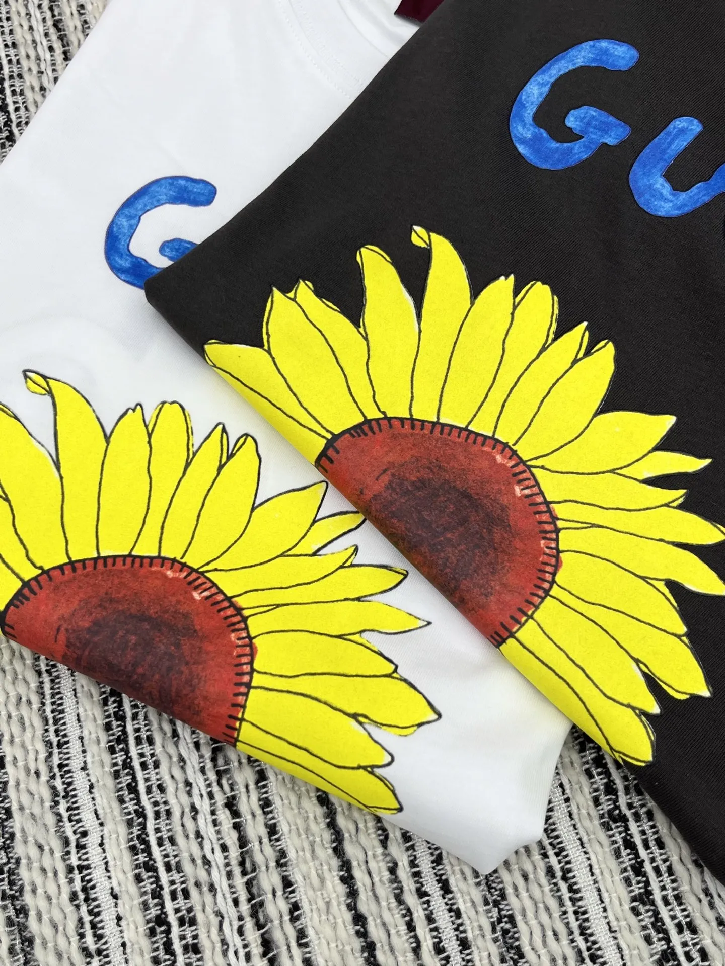 Gucci新作白黒プリント半袖Tシャツ - 画像 (8)