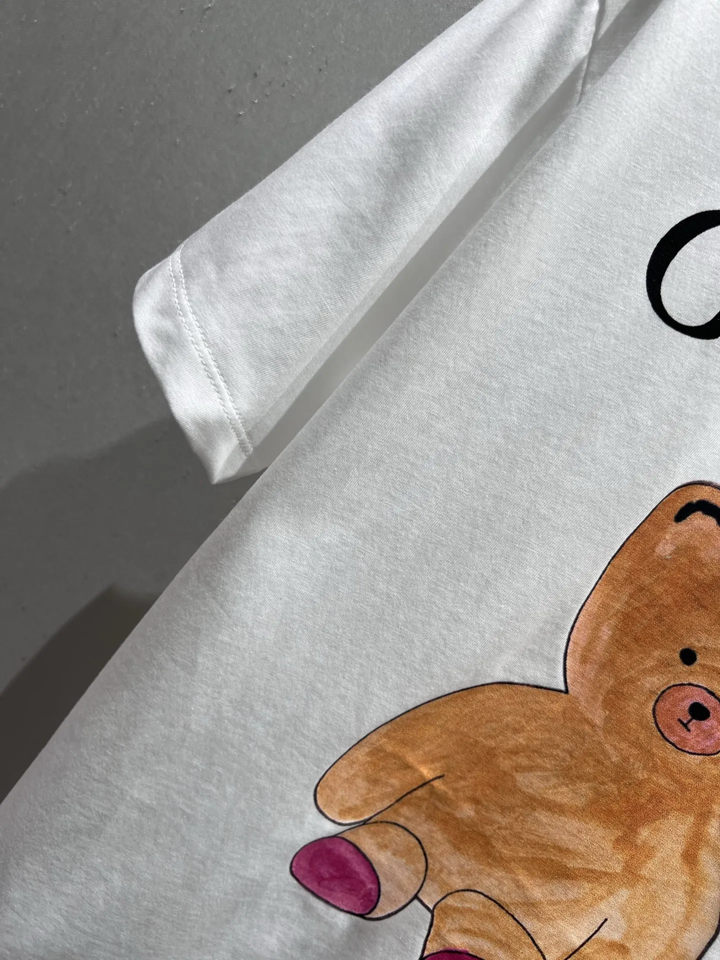 Gucci新作白黒クマプリント半袖Tシャツ - 画像 (8)