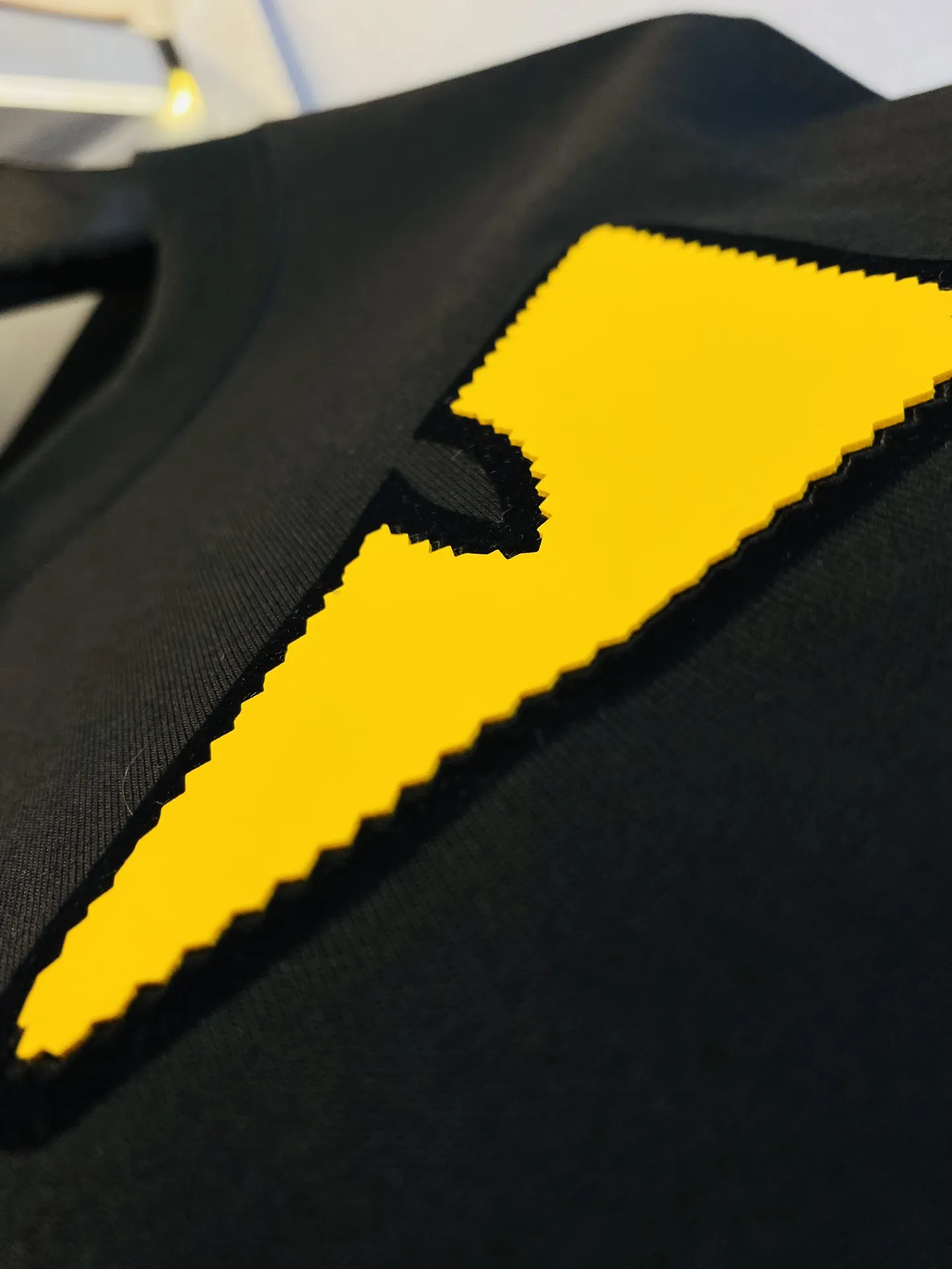 FENDI 黒Tシャツ2025新作モンスターデザイン - 画像 (10)