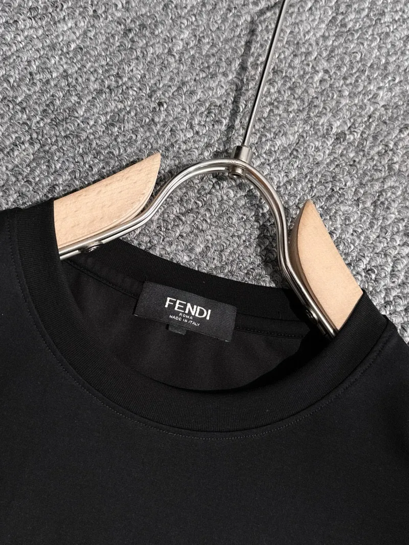 FENDI 黒 Tシャツ - 画像 (8)