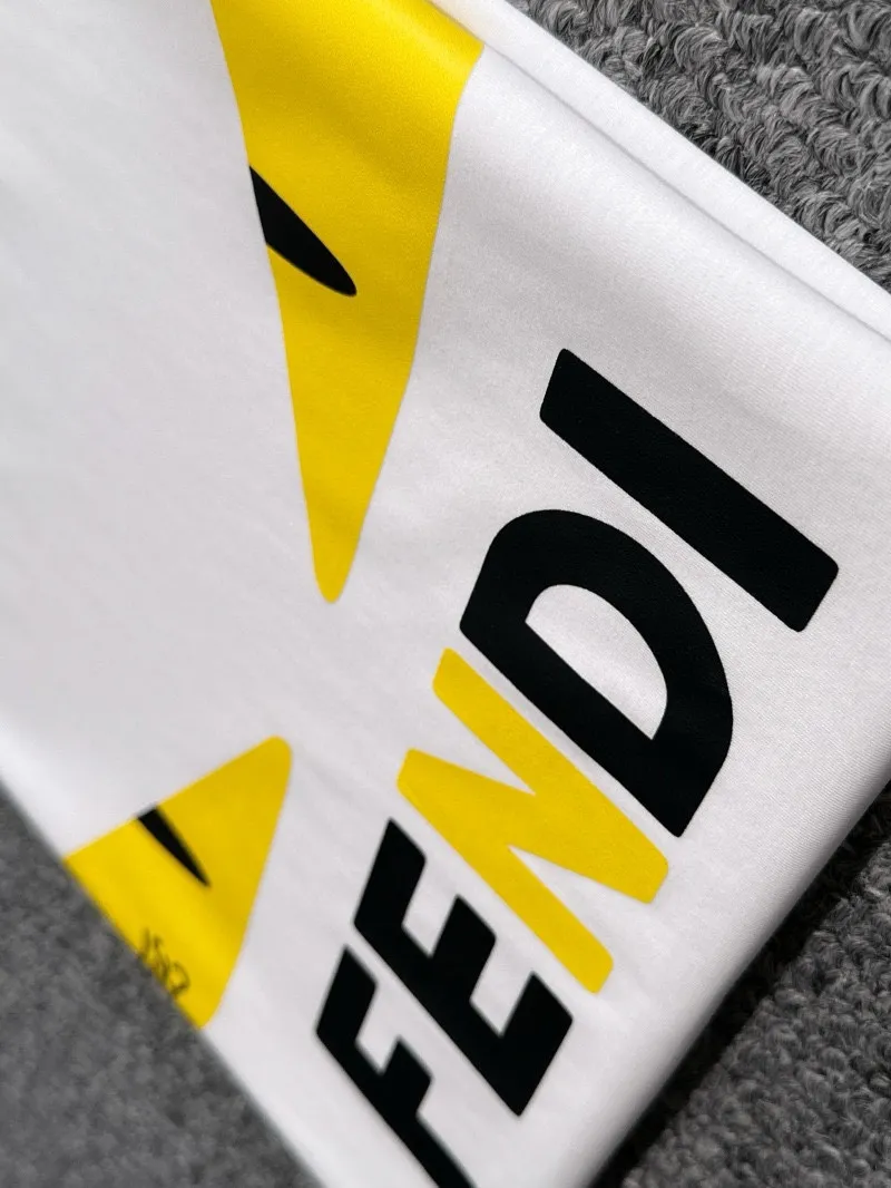 FENDI 黒 Tシャツ - 画像 (9)