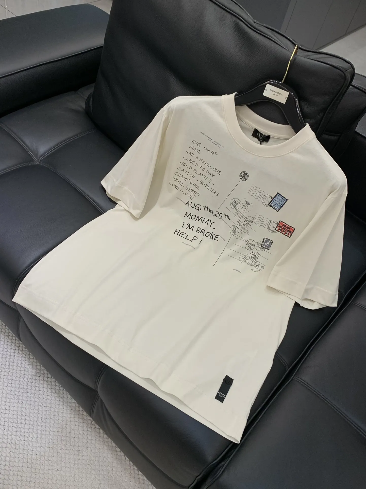 FENDI 2025年夏新作 ホワイト ラウンドネック Tシャツ - 画像 (4)