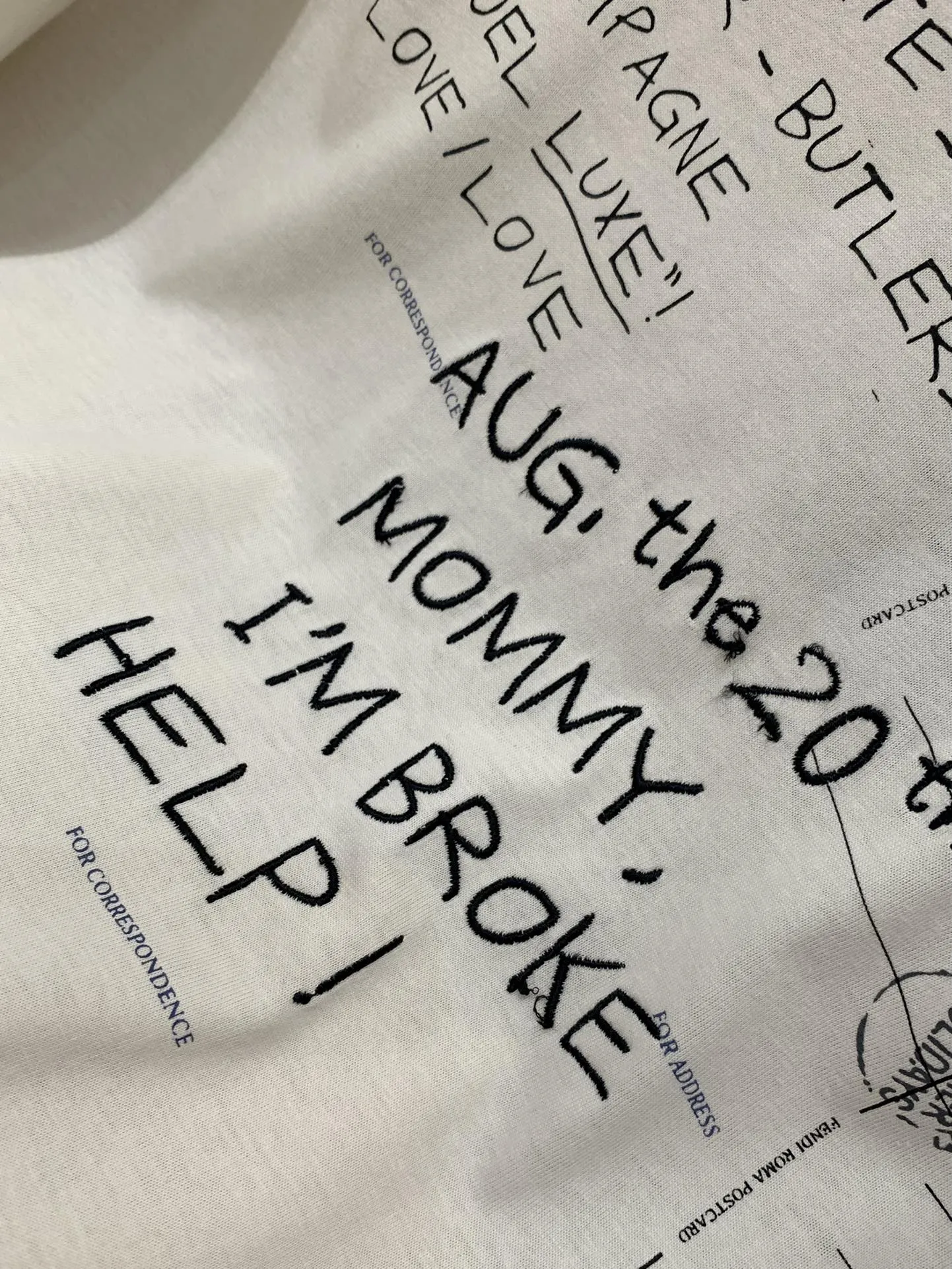 FENDI 2025年夏新作 ホワイト ラウンドネック Tシャツ - 画像 (7)