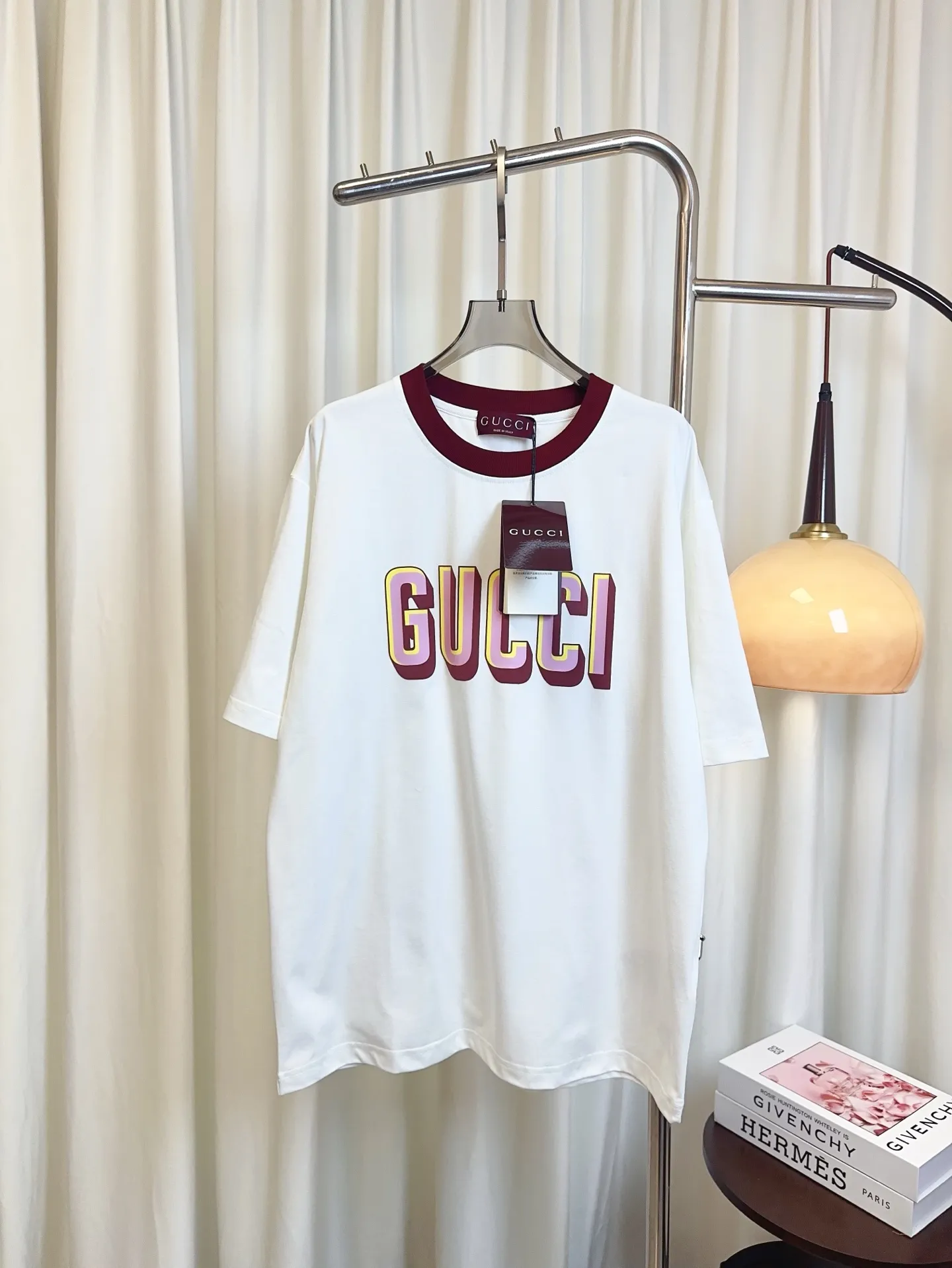 Gucci新作プリント半袖Tシャツ白黒デザイン