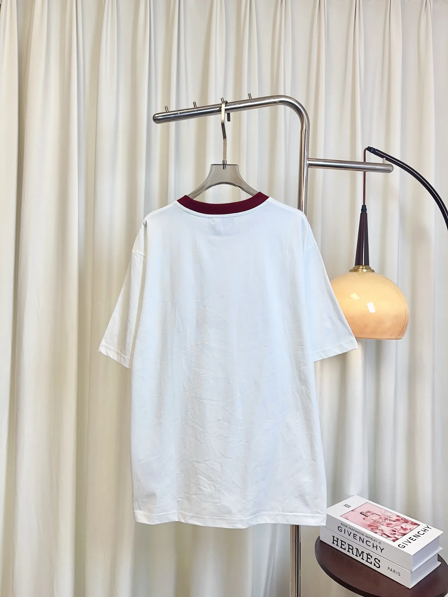 Gucci新作プリント半袖Tシャツ白黒デザイン - 画像 (3)