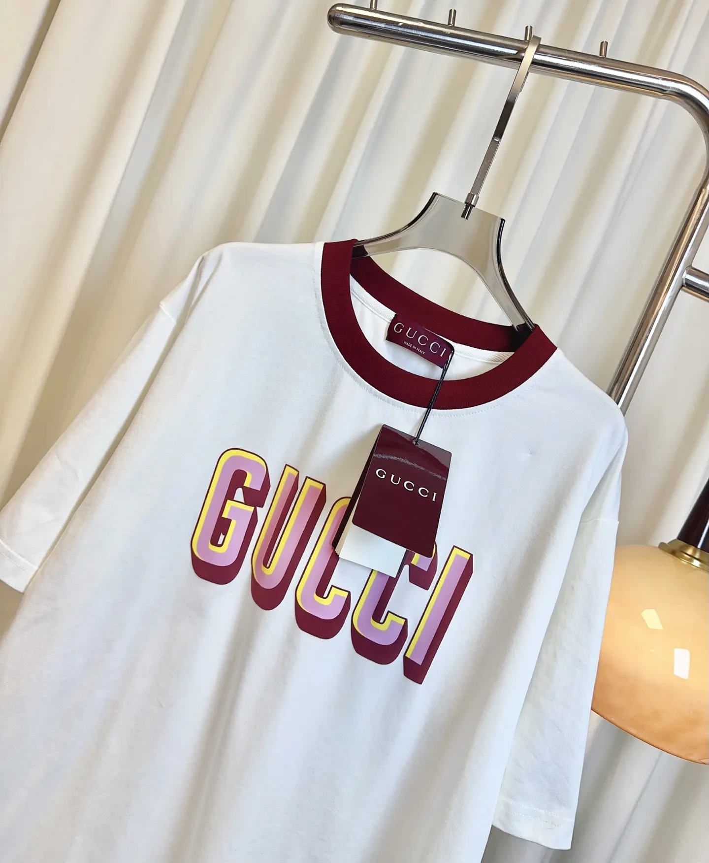 Gucci新作プリント半袖Tシャツ白黒デザイン - 画像 (5)